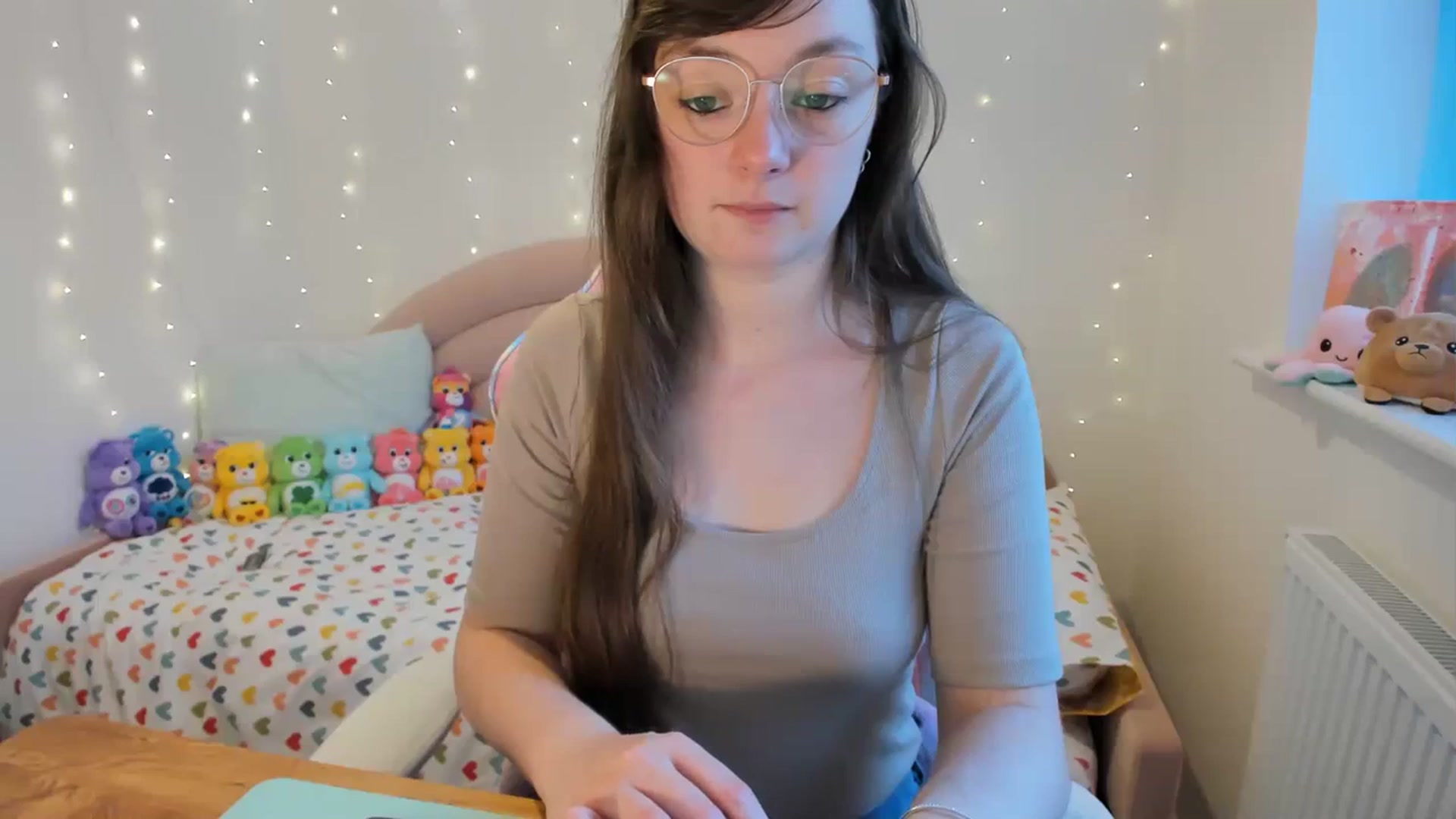 Gallery image thumbnail from JessieBear_'s myfreecams stream on, 11/20/2023, 15:20 image 4 of 20