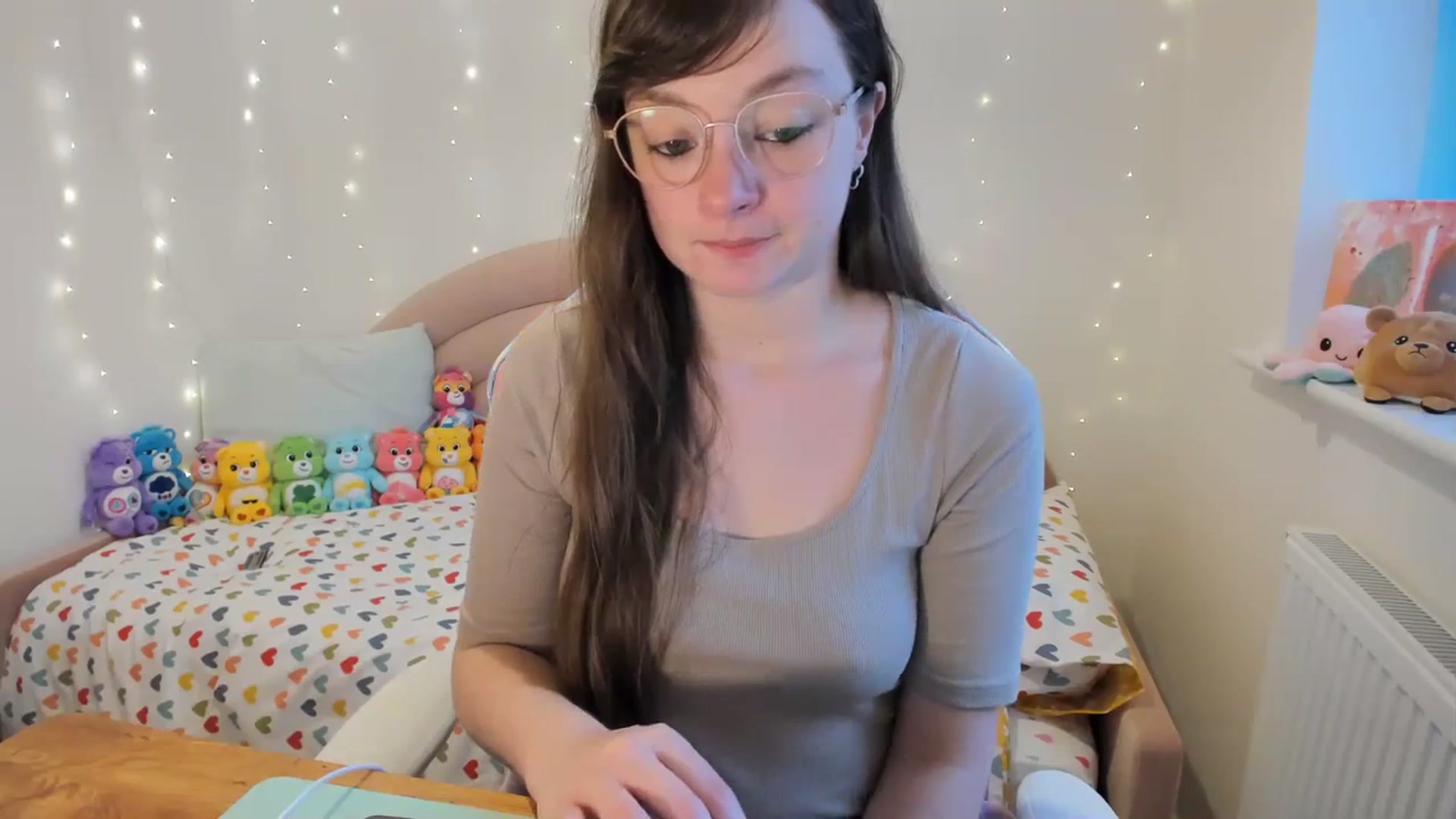 Gallery image thumbnail from JessieBear_'s myfreecams stream on, 11/20/2023, 15:20 image 17 of 20