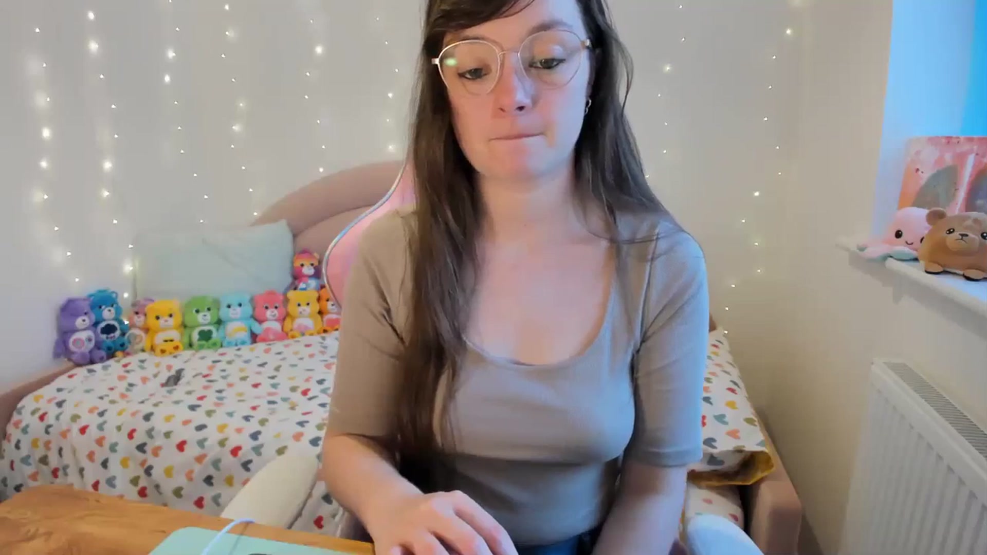 Gallery image thumbnail from JessieBear_'s myfreecams stream on, 11/20/2023, 15:20 image 5 of 20