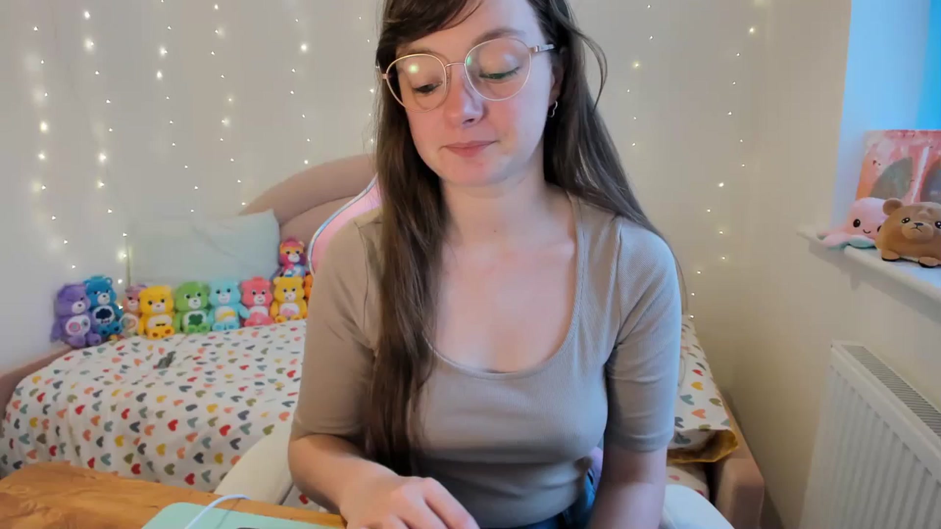 Gallery image thumbnail from JessieBear_'s myfreecams stream on, 11/20/2023, 15:20 image 7 of 20