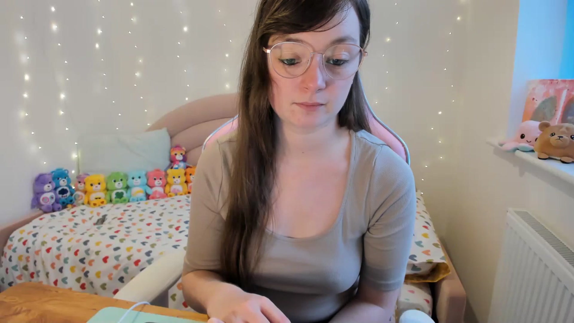 Gallery image thumbnail from JessieBear_'s myfreecams stream on, 11/20/2023, 15:20 image 13 of 20