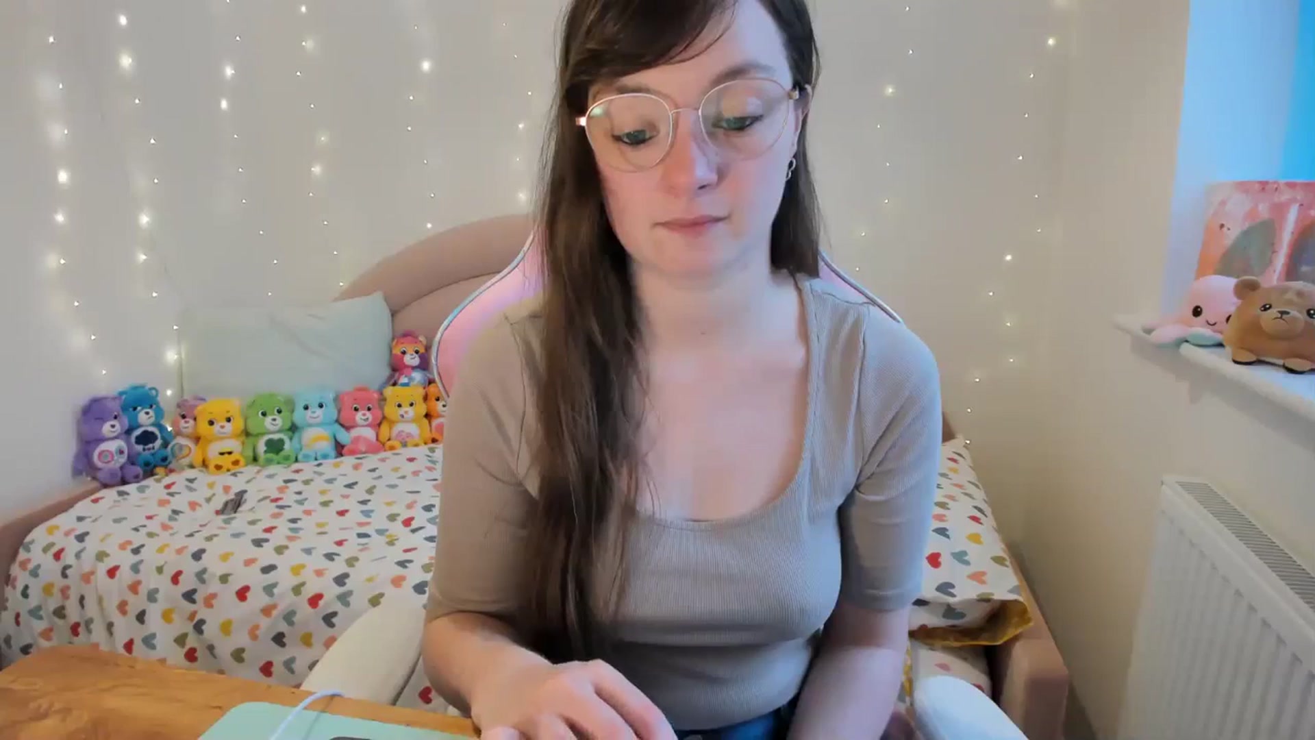 Gallery image thumbnail from JessieBear_'s myfreecams stream on, 11/20/2023, 15:20 image 12 of 20