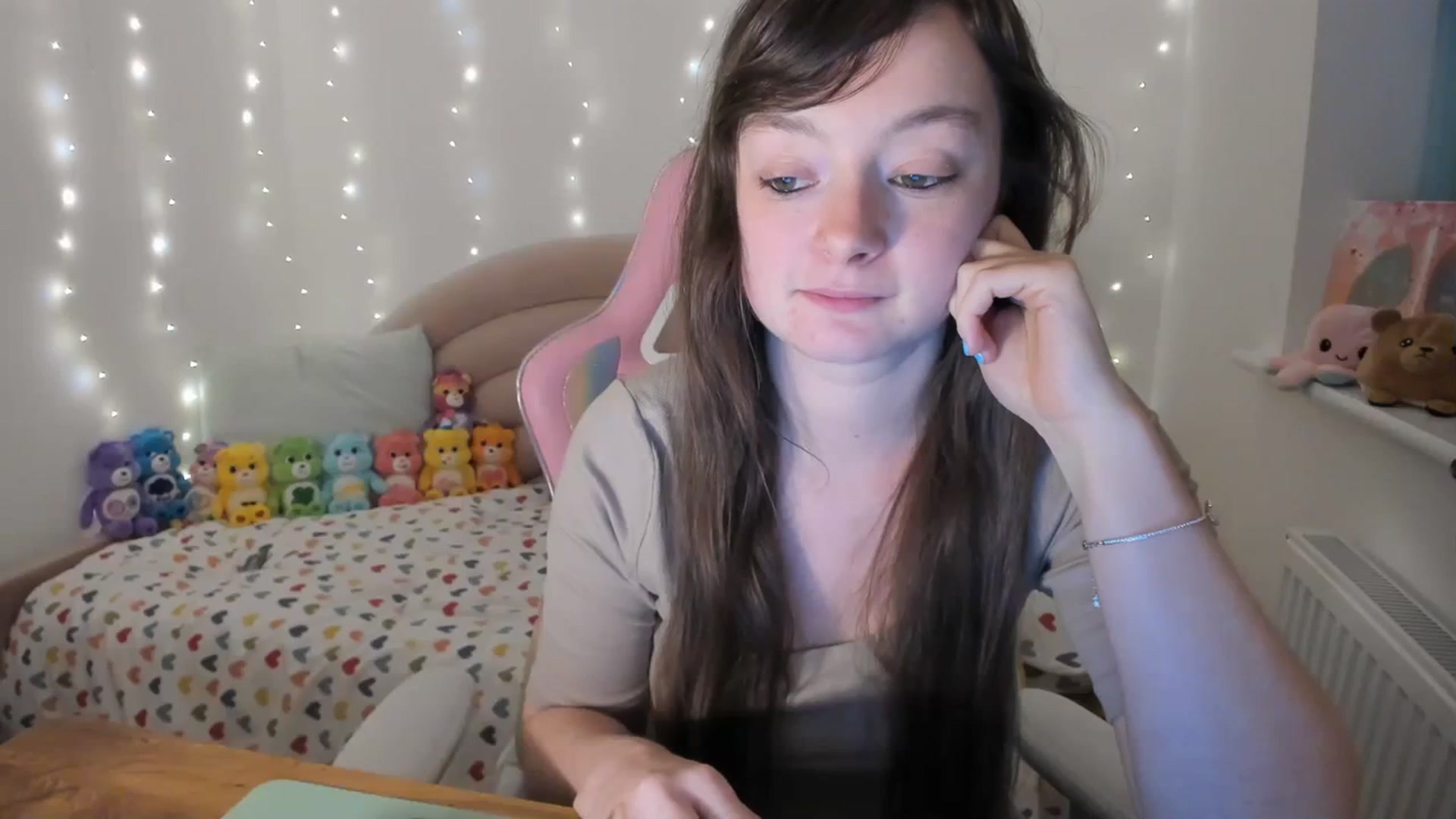Gallery image thumbnail from JessieBear_'s myfreecams stream on, 11/20/2023, 18:04 image 19 of 20