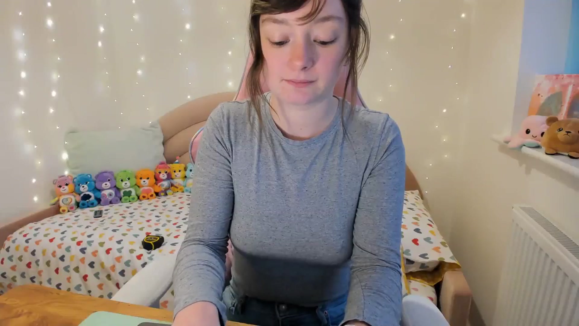 Gallery image thumbnail from JessieBear_'s myfreecams stream on, 11/21/2023, 17:05 image 15 of 20
