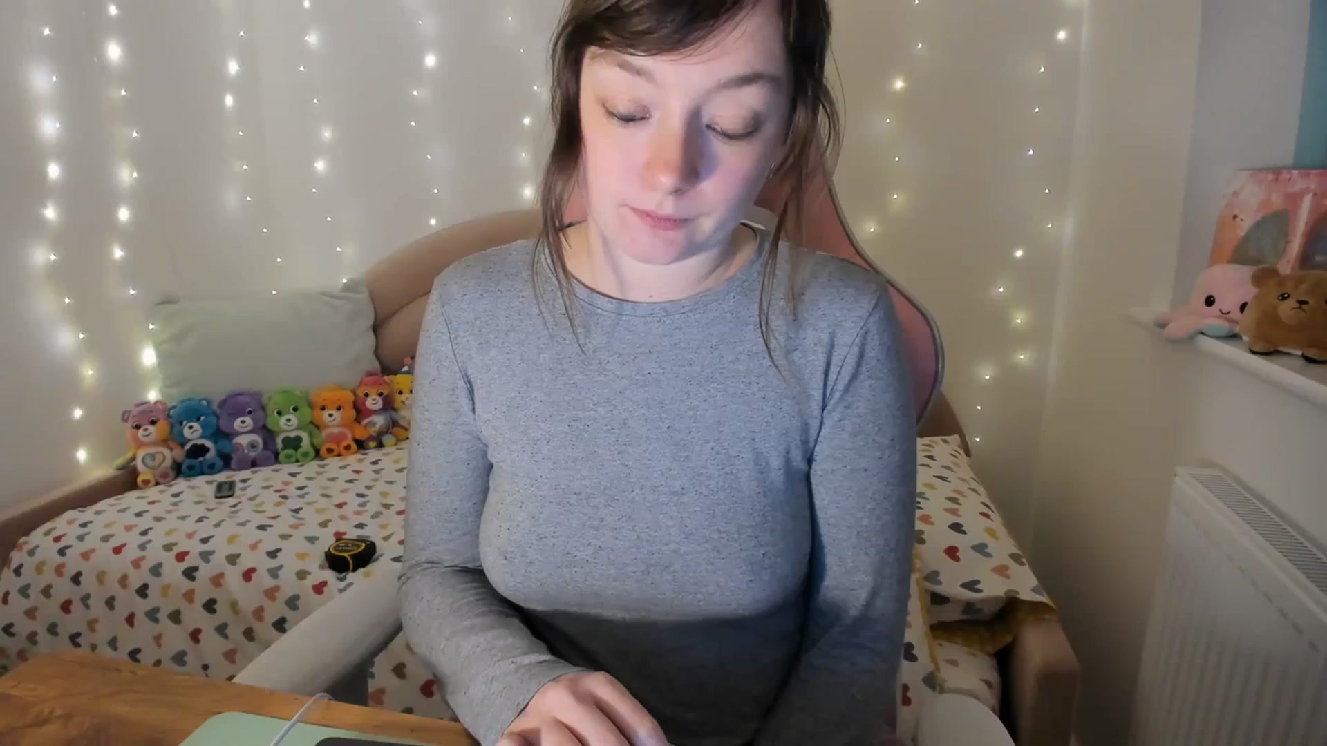 Gallery image thumbnail from JessieBear_'s myfreecams stream on, 11/21/2023, 17:05 image 19 of 20