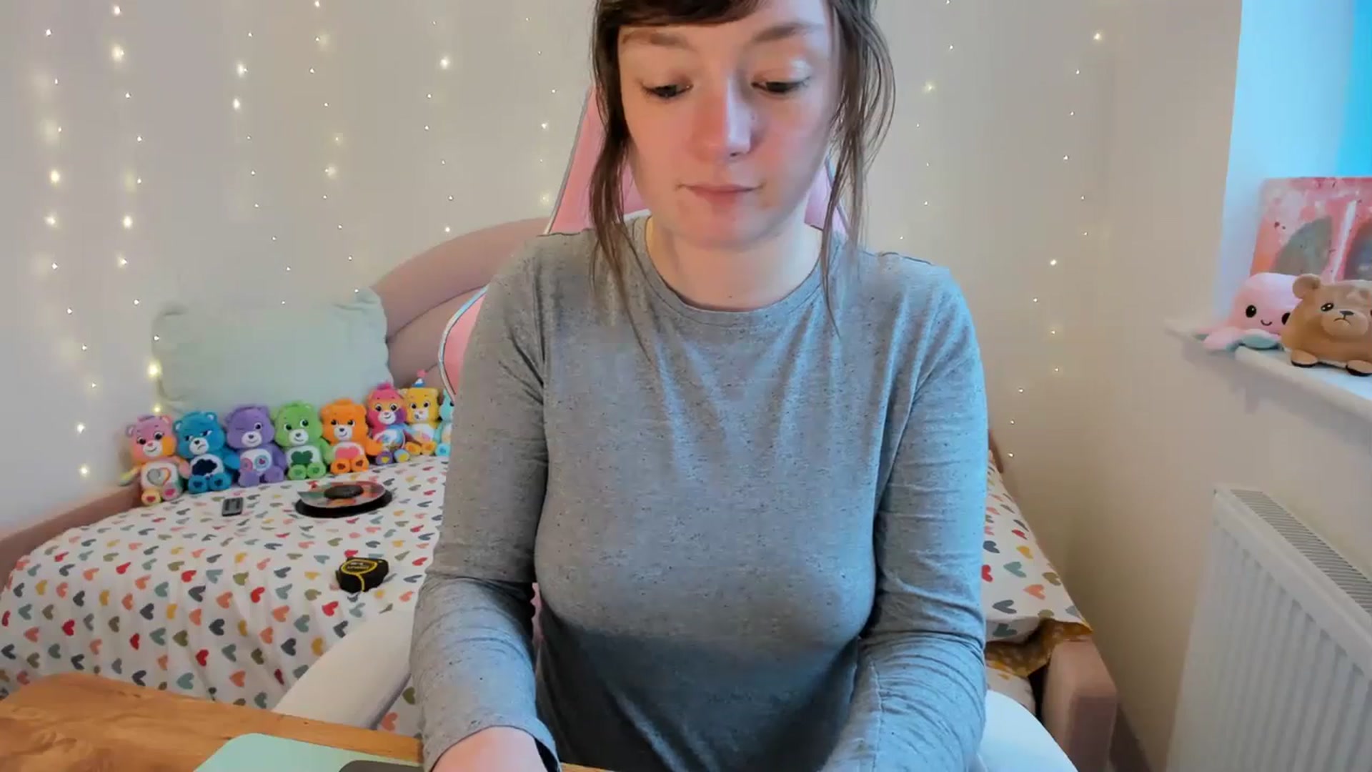 Gallery image thumbnail from JessieBear_'s myfreecams stream on, 11/21/2023, 17:05 image 6 of 20