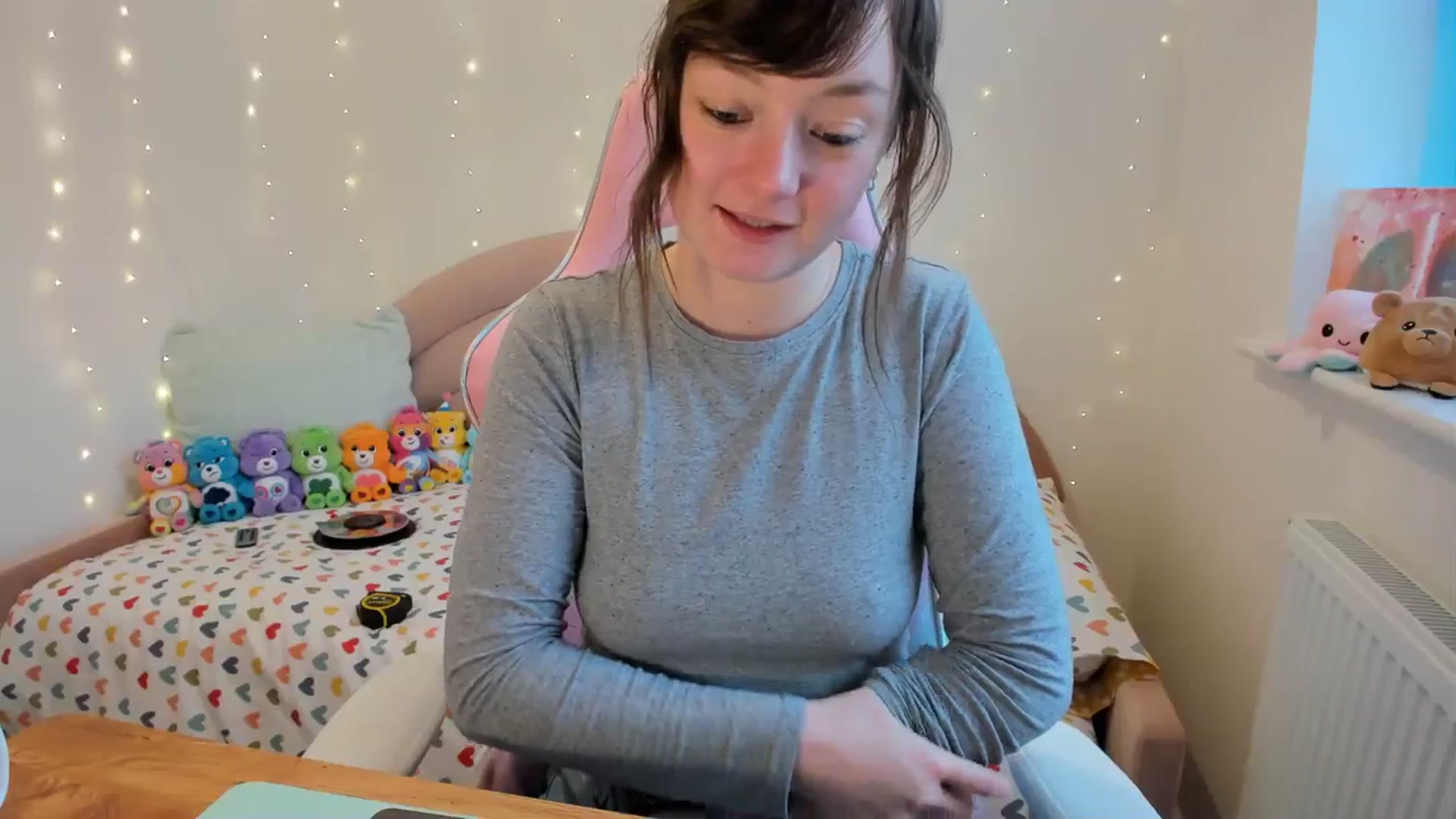 Gallery image thumbnail from JessieBear_'s myfreecams stream on, 11/21/2023, 17:05 image 7 of 20