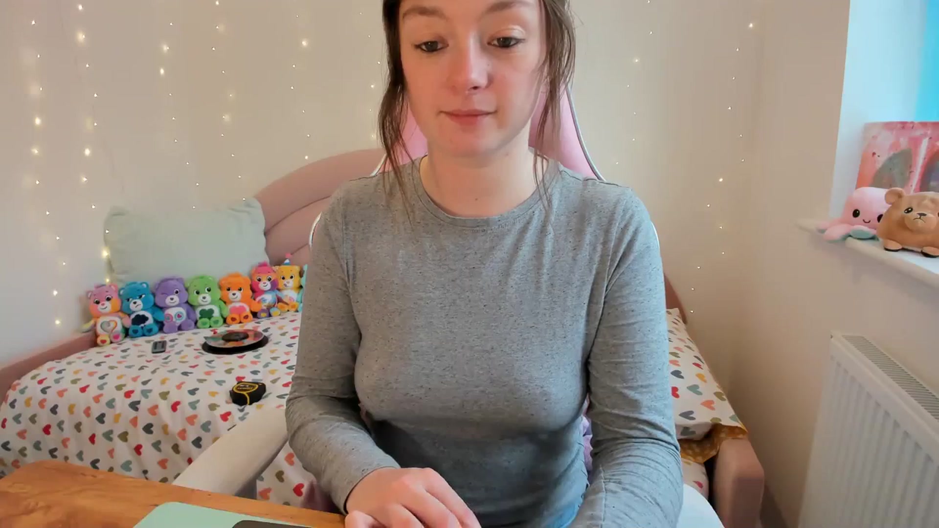 Gallery image thumbnail from JessieBear_'s myfreecams stream on, 11/21/2023, 17:05 image 3 of 20