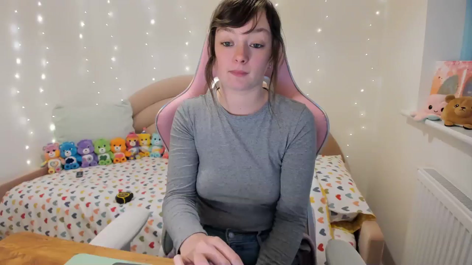 Gallery image thumbnail from JessieBear_'s myfreecams stream on, 11/21/2023, 17:05 image 17 of 20