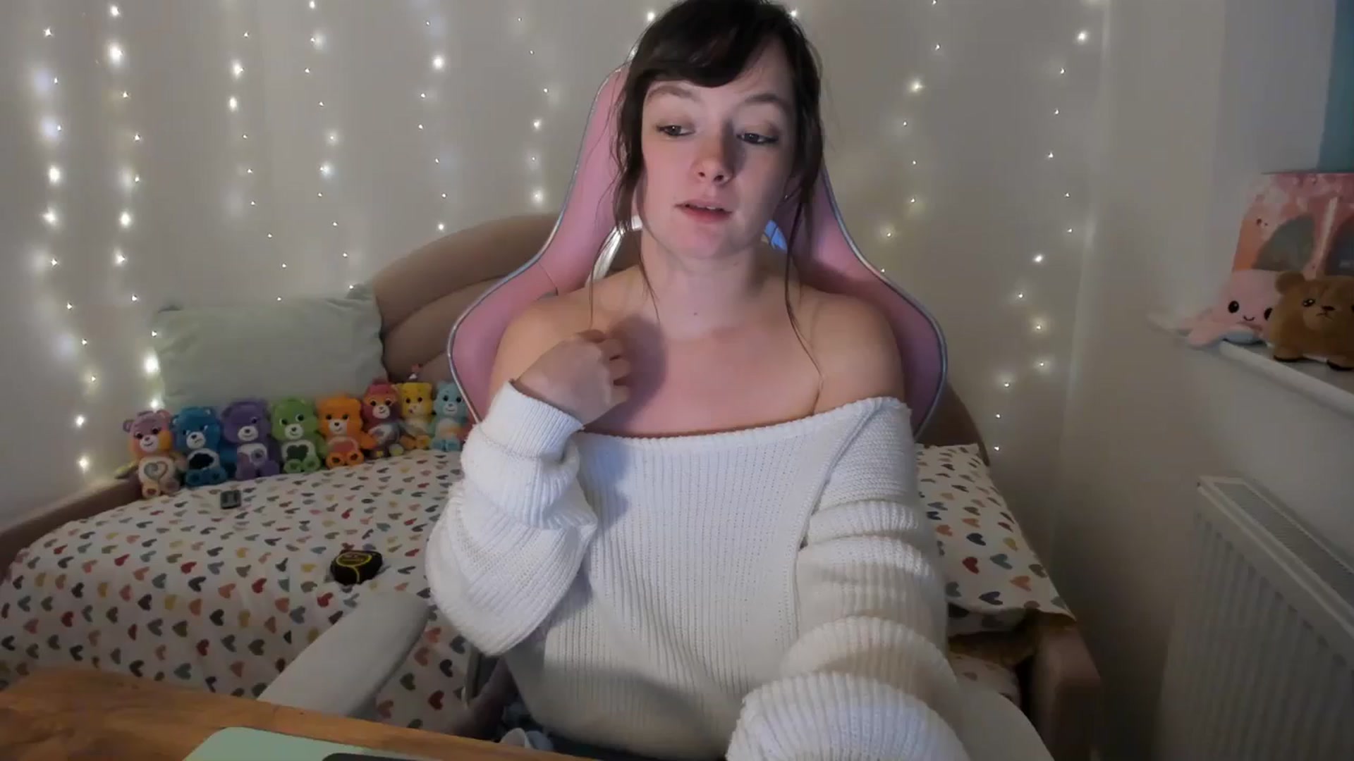 Gallery image thumbnail from JessieBear_'s myfreecams stream on, 11/21/2023, 20:07 image 1 of 20