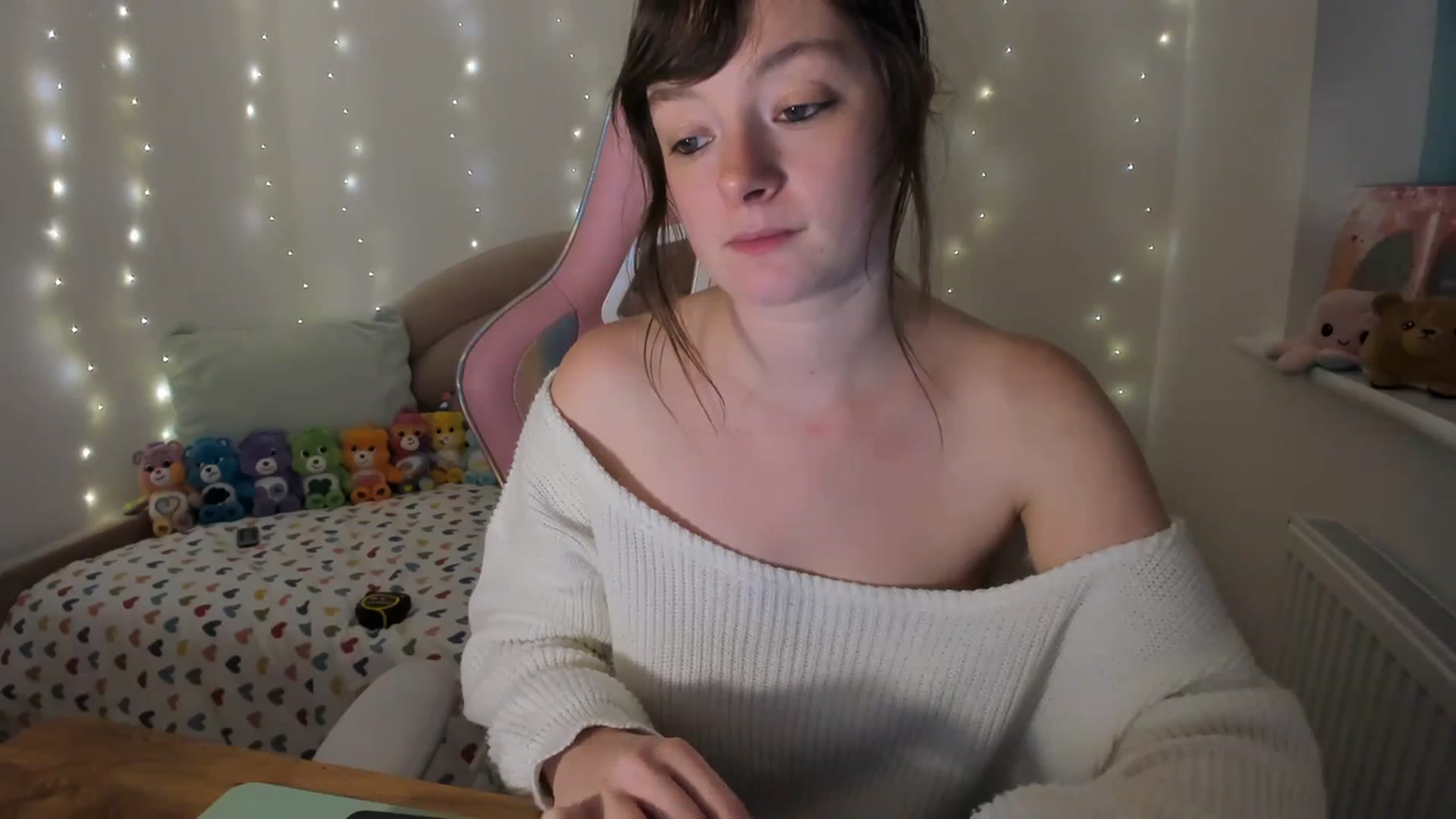 Gallery image thumbnail from JessieBear_'s myfreecams stream on, 11/21/2023, 20:07 image 15 of 20