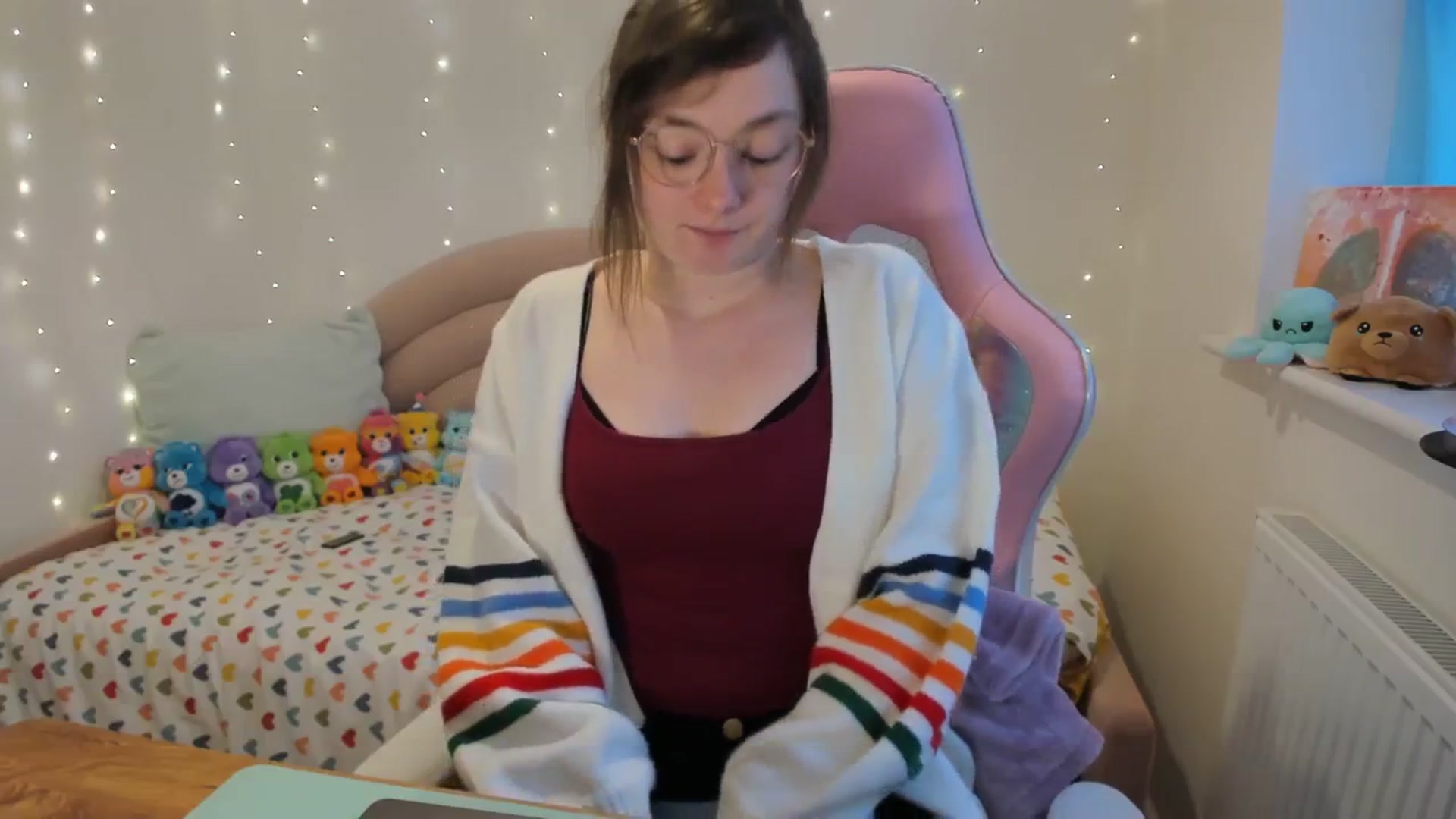 Gallery image thumbnail from JessieBear_'s myfreecams stream on, 11/27/2023, 16:10 image 12 of 20