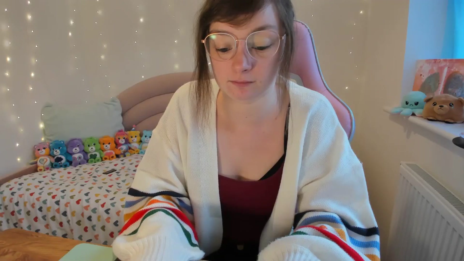 Gallery image thumbnail from JessieBear_'s myfreecams stream on, 11/27/2023, 16:10 image 8 of 20