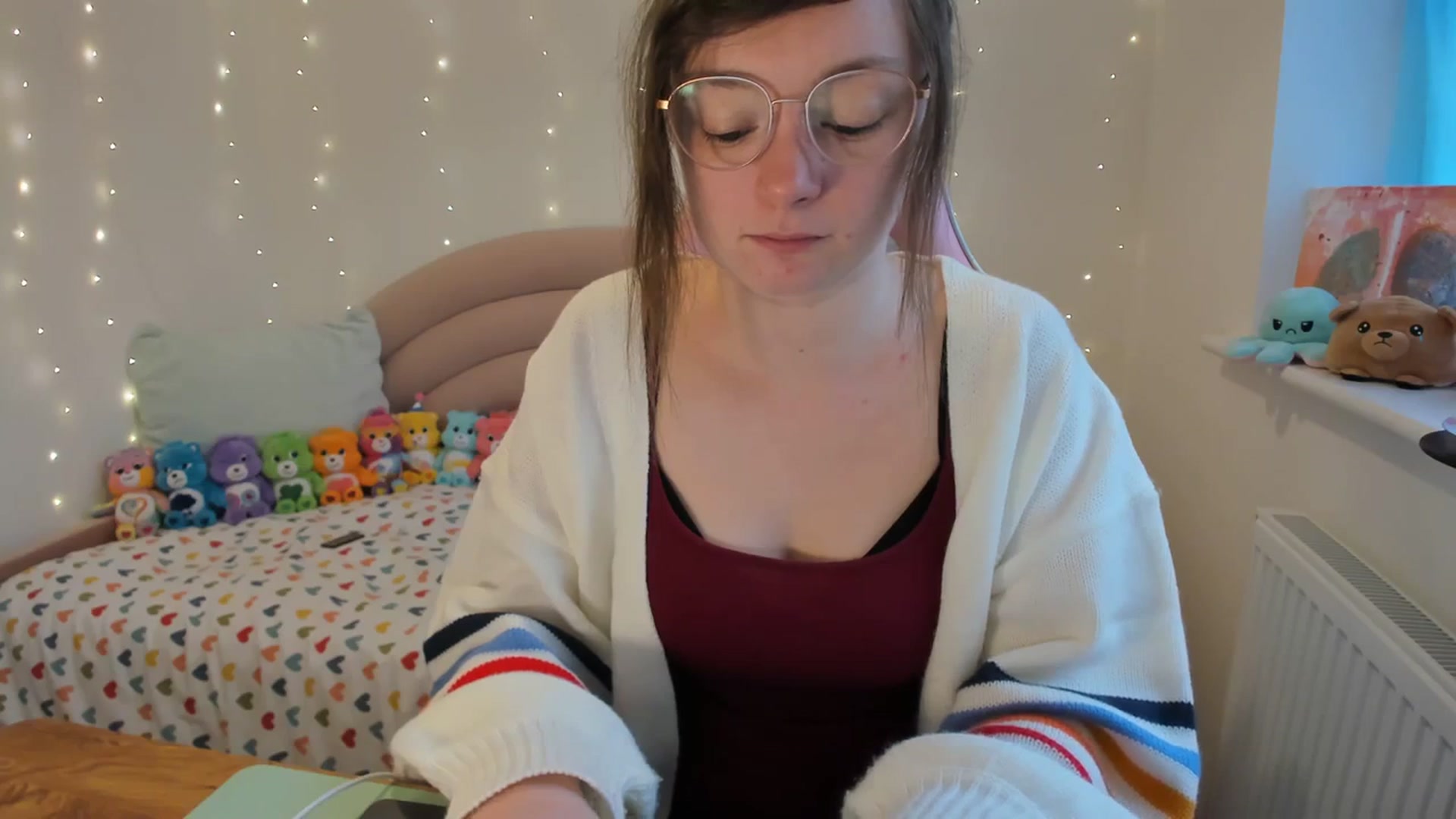 Gallery image thumbnail from JessieBear_'s myfreecams stream on, 11/27/2023, 16:10 image 4 of 20