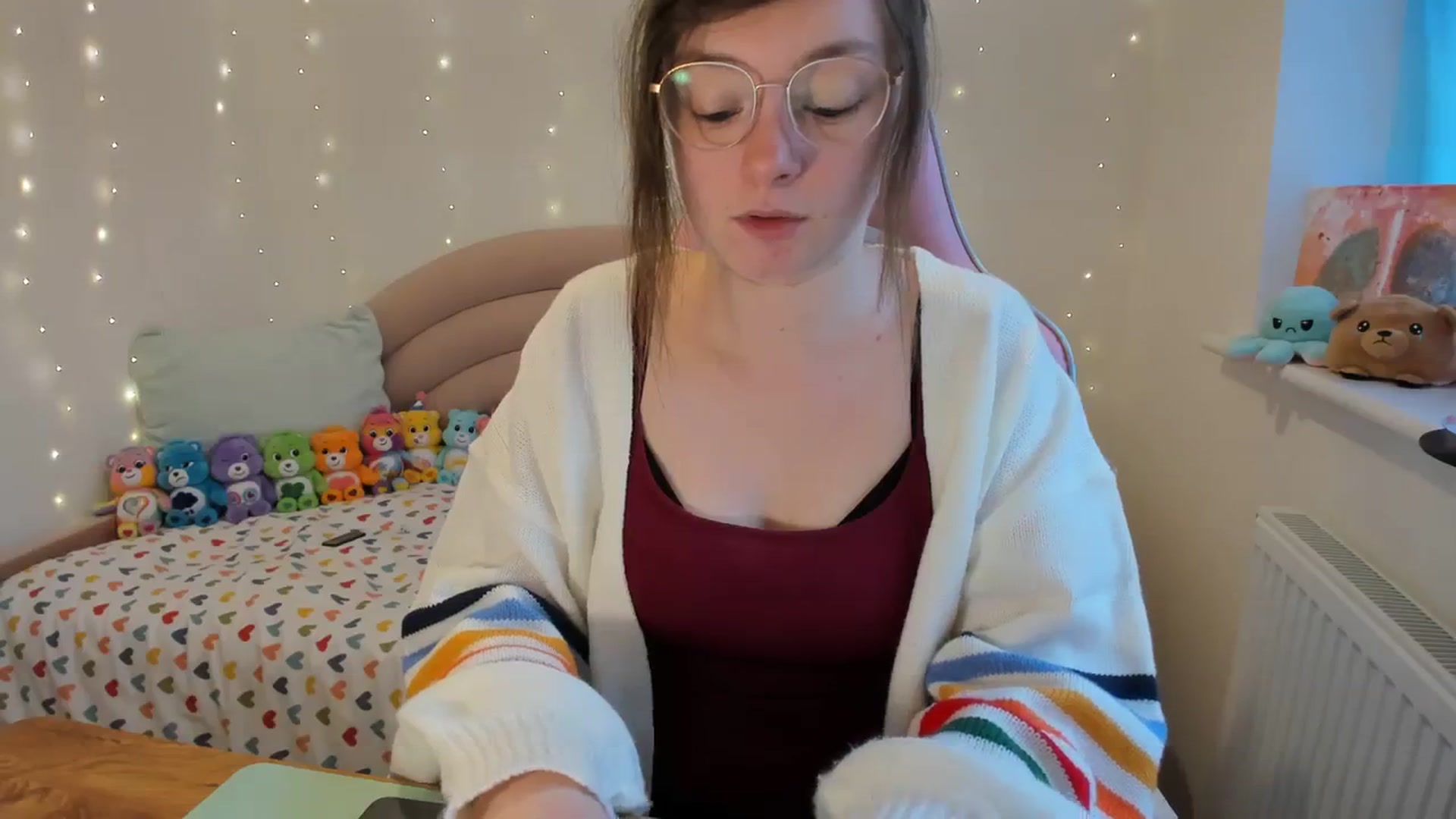 Gallery image thumbnail from JessieBear_'s myfreecams stream on, 11/27/2023, 16:10 image 5 of 20