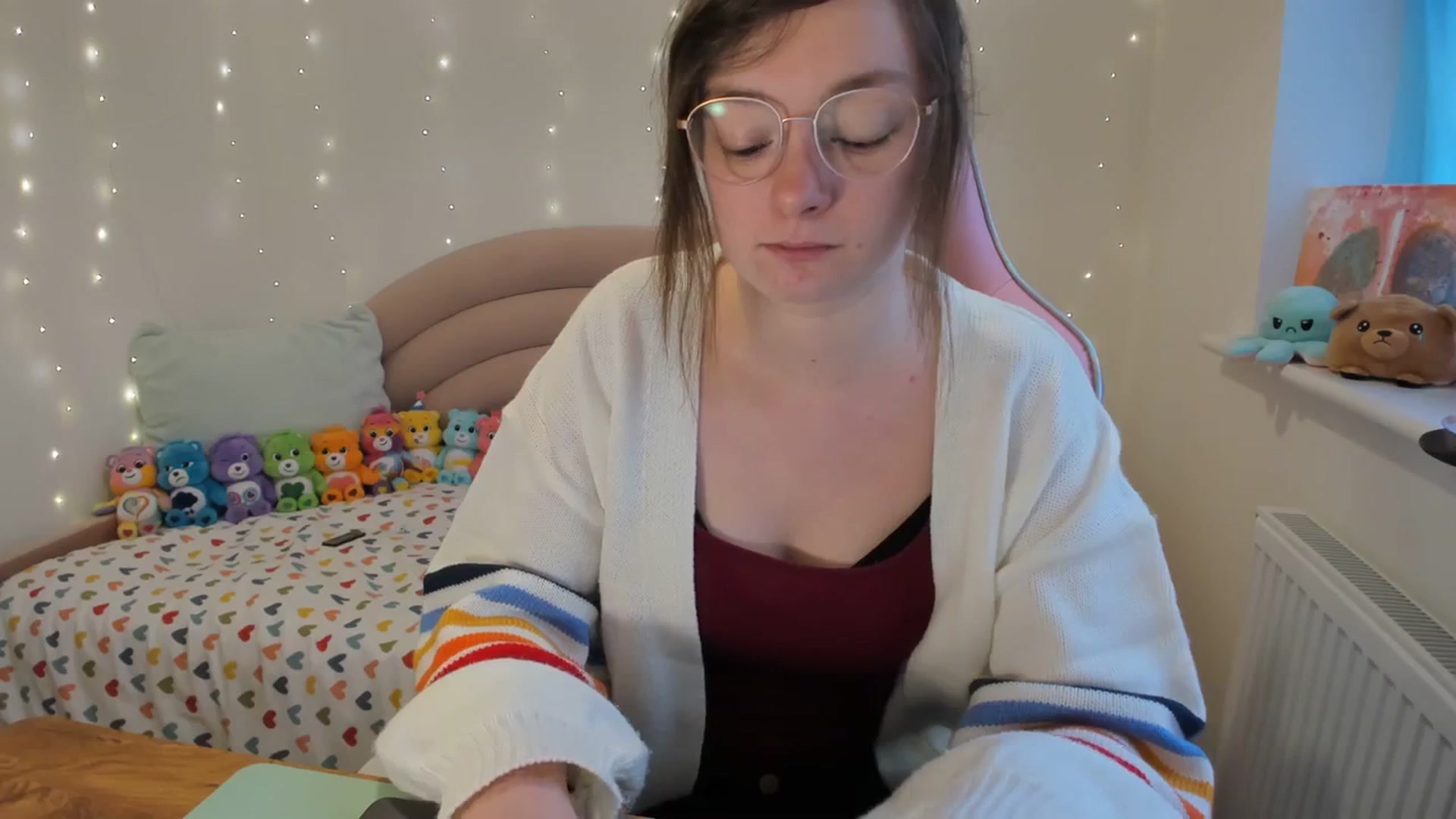 Gallery image thumbnail from JessieBear_'s myfreecams stream on, 11/27/2023, 16:10 image 11 of 20