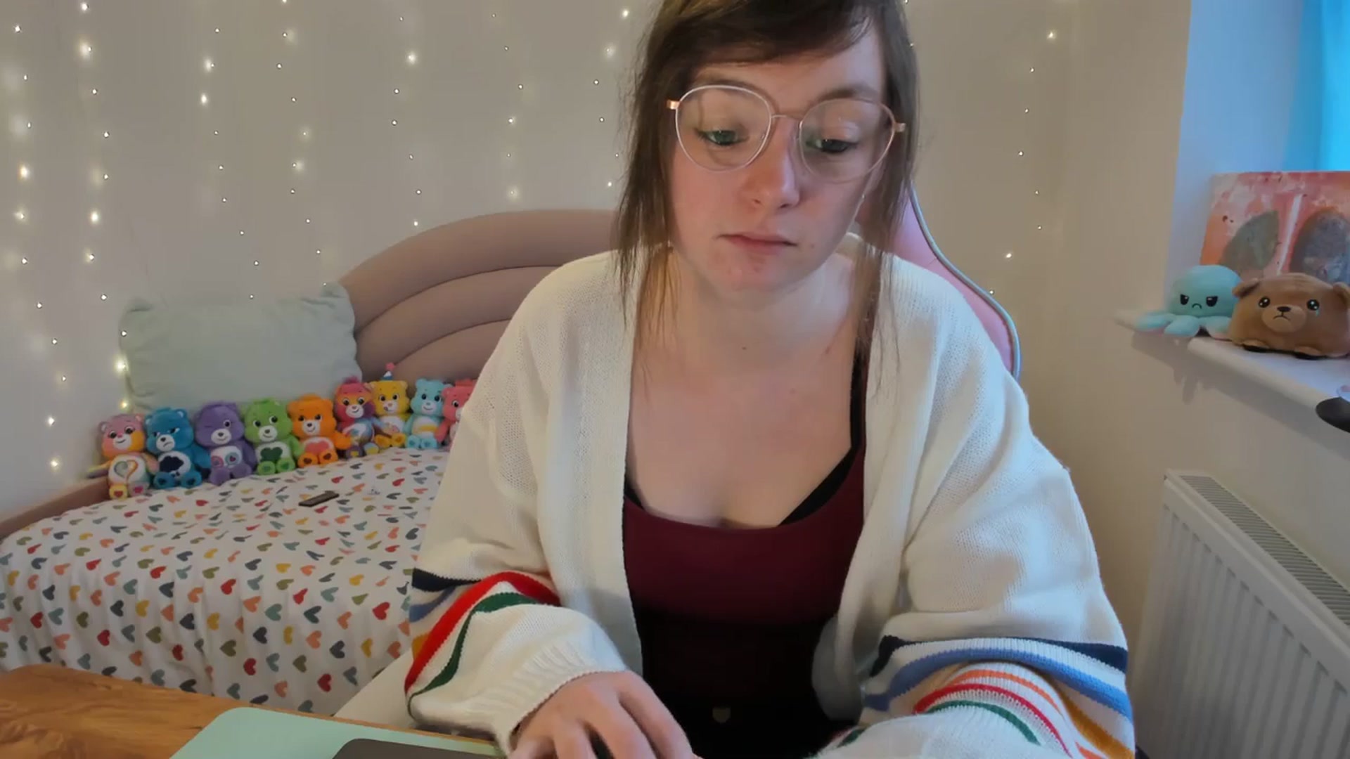 Gallery image thumbnail from JessieBear_'s myfreecams stream on, 11/27/2023, 16:10 image 9 of 20