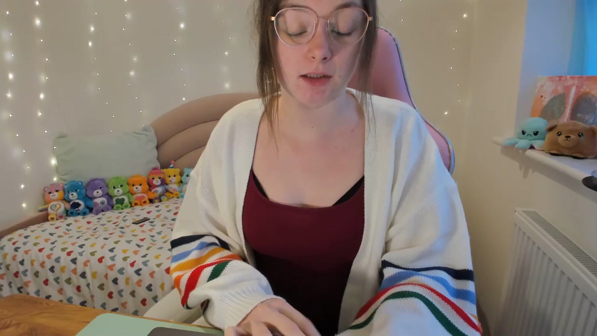 Gallery image thumbnail from JessieBear_'s myfreecams stream on, 11/27/2023, 16:10 image 14 of 20