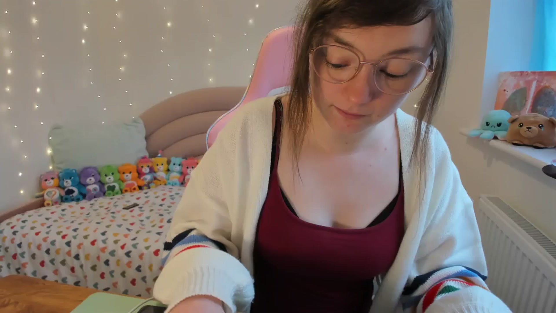 Gallery image thumbnail from JessieBear_'s myfreecams stream on, 11/27/2023, 16:10 image 1 of 20