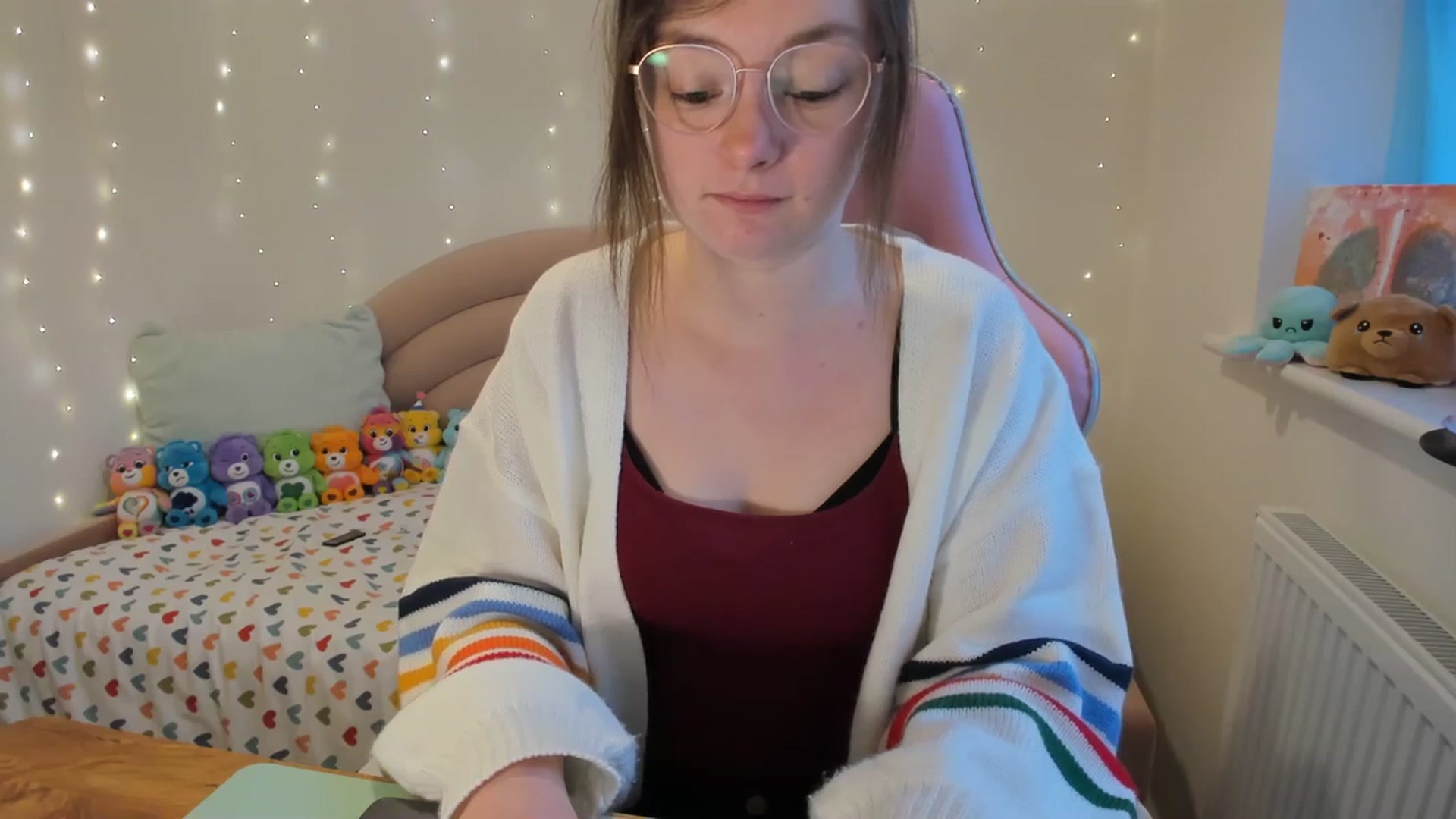 Gallery image thumbnail from JessieBear_'s myfreecams stream on, 11/27/2023, 16:10 image 13 of 20