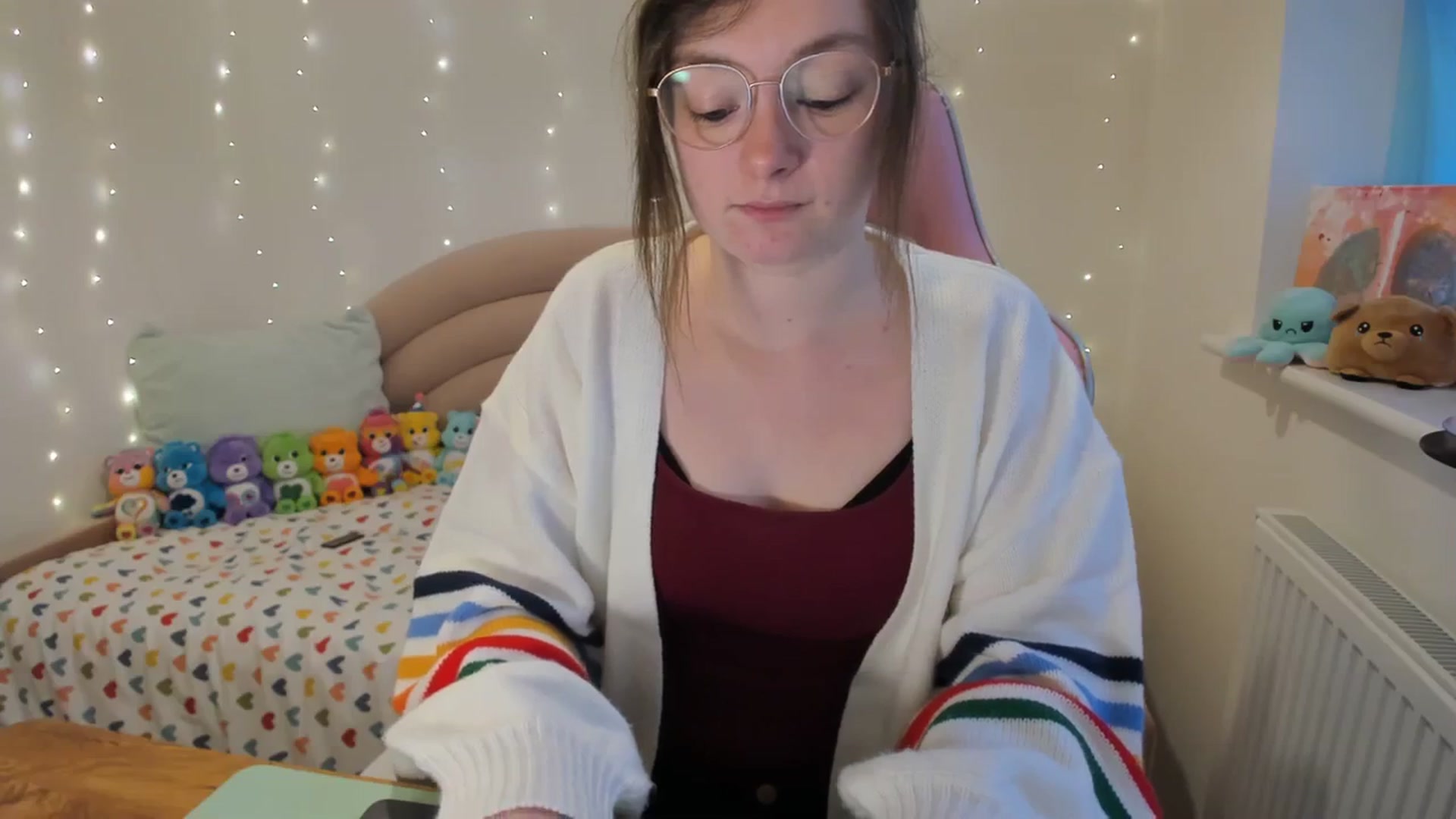 Gallery image thumbnail from JessieBear_'s myfreecams stream on, 11/27/2023, 16:10 image 15 of 20