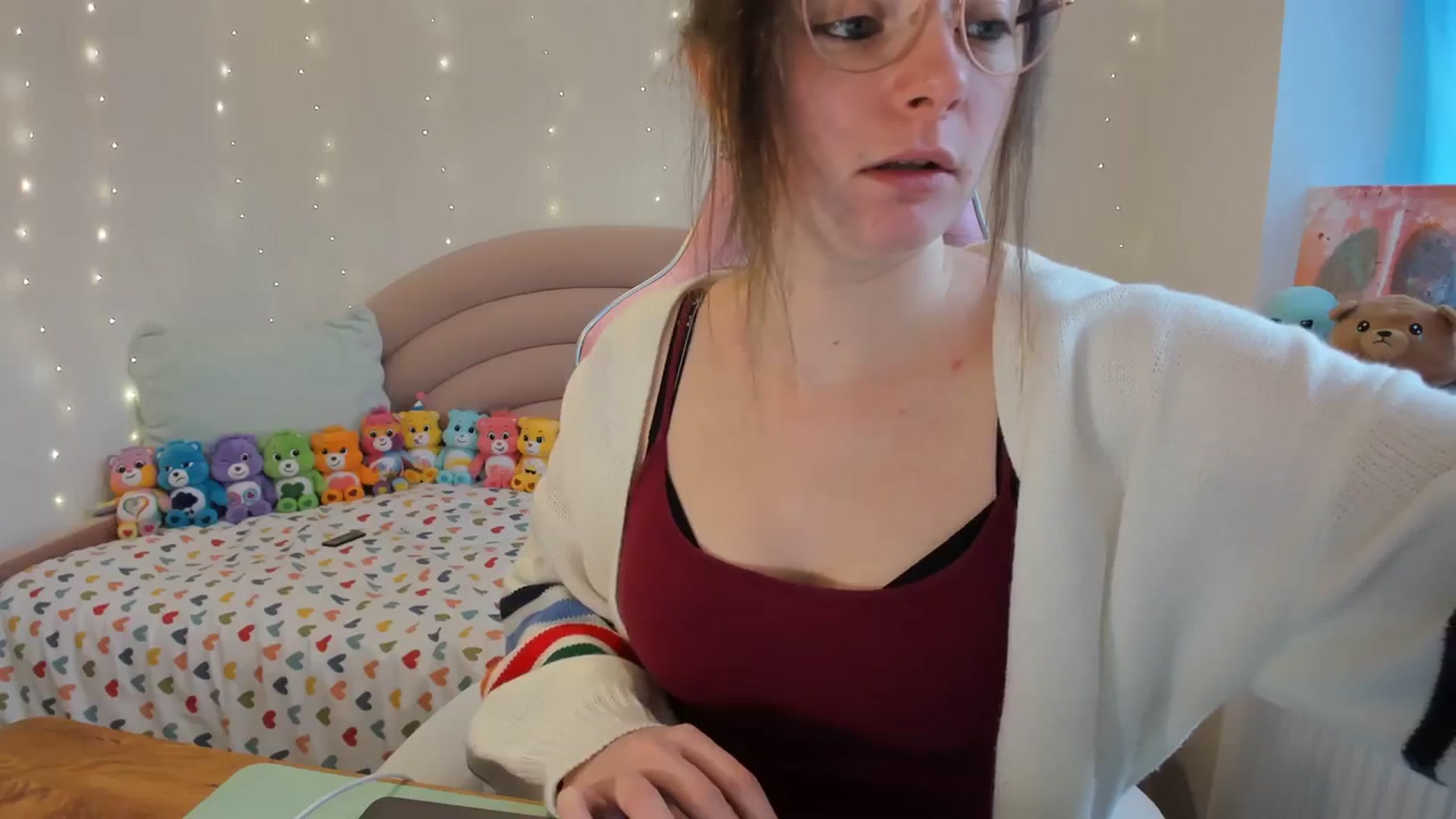 Gallery image thumbnail from JessieBear_'s myfreecams stream on, 11/27/2023, 16:10 image 3 of 20