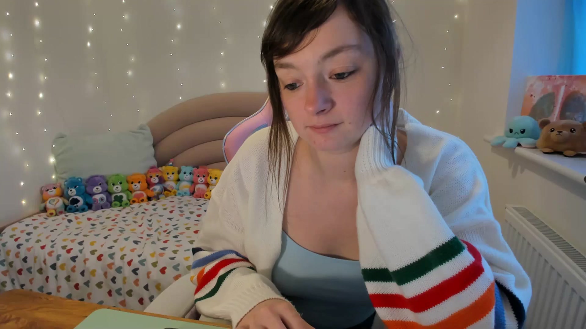 Gallery image thumbnail from JessieBear_'s myfreecams stream on, 11/28/2023, 16:51 image 9 of 20