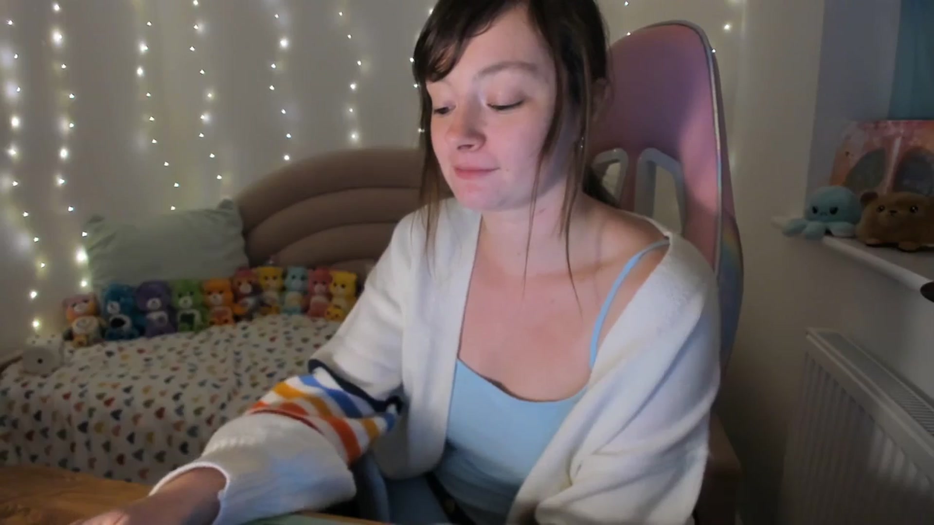 Gallery image thumbnail from JessieBear_'s myfreecams stream on, 11/28/2023, 18:03 image 9 of 20