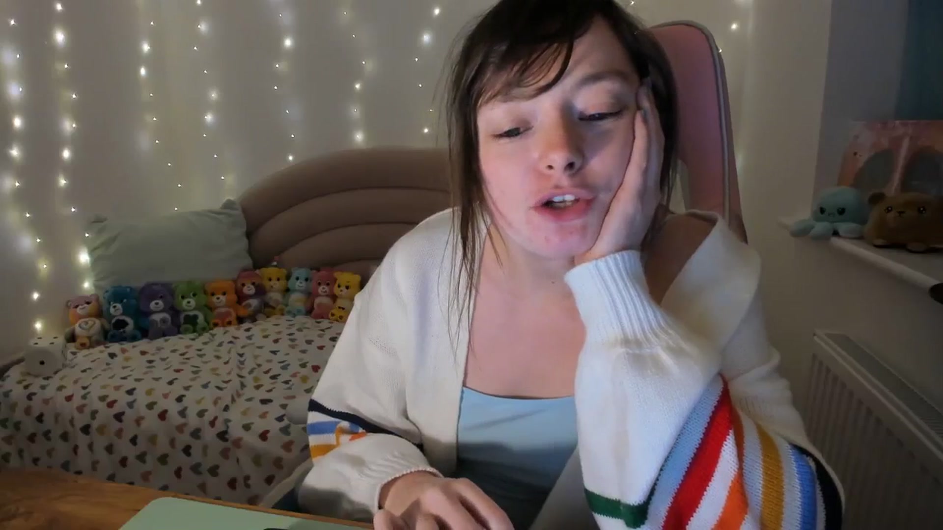 Gallery image thumbnail from JessieBear_'s myfreecams stream on, 11/28/2023, 18:03 image 12 of 20