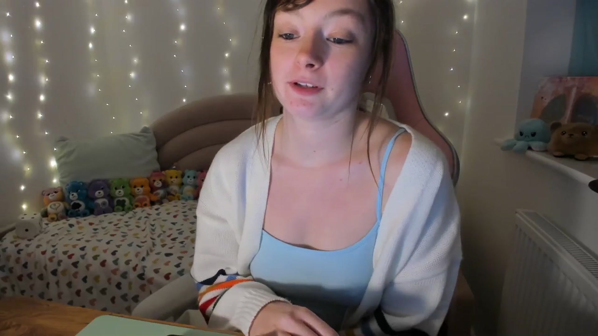 Gallery image thumbnail from JessieBear_'s myfreecams stream on, 11/28/2023, 18:03 image 8 of 20