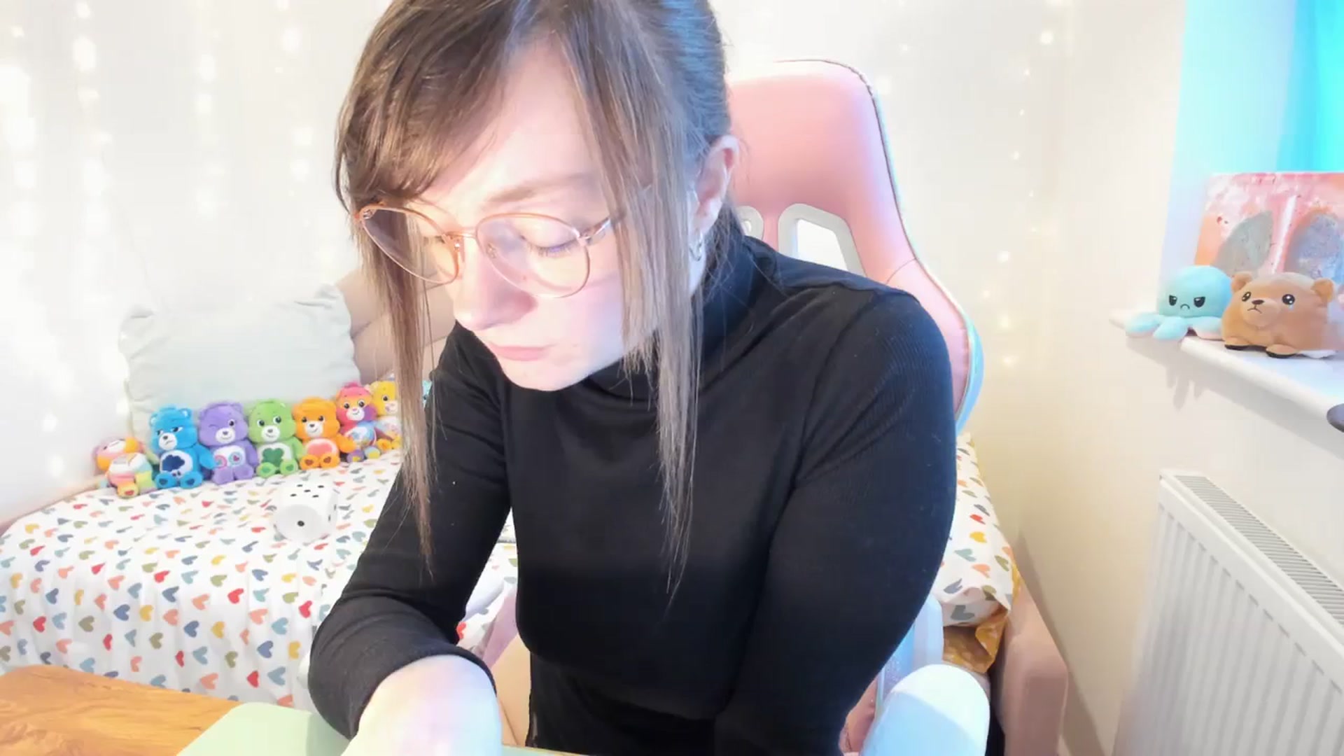 Gallery image thumbnail from JessieBear_'s myfreecams stream on, 11/30/2023, 15:49 image 11 of 20