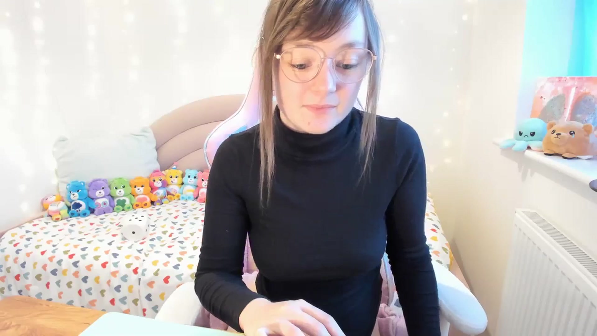 Gallery image thumbnail from JessieBear_'s myfreecams stream on, 11/30/2023, 15:49 image 3 of 20