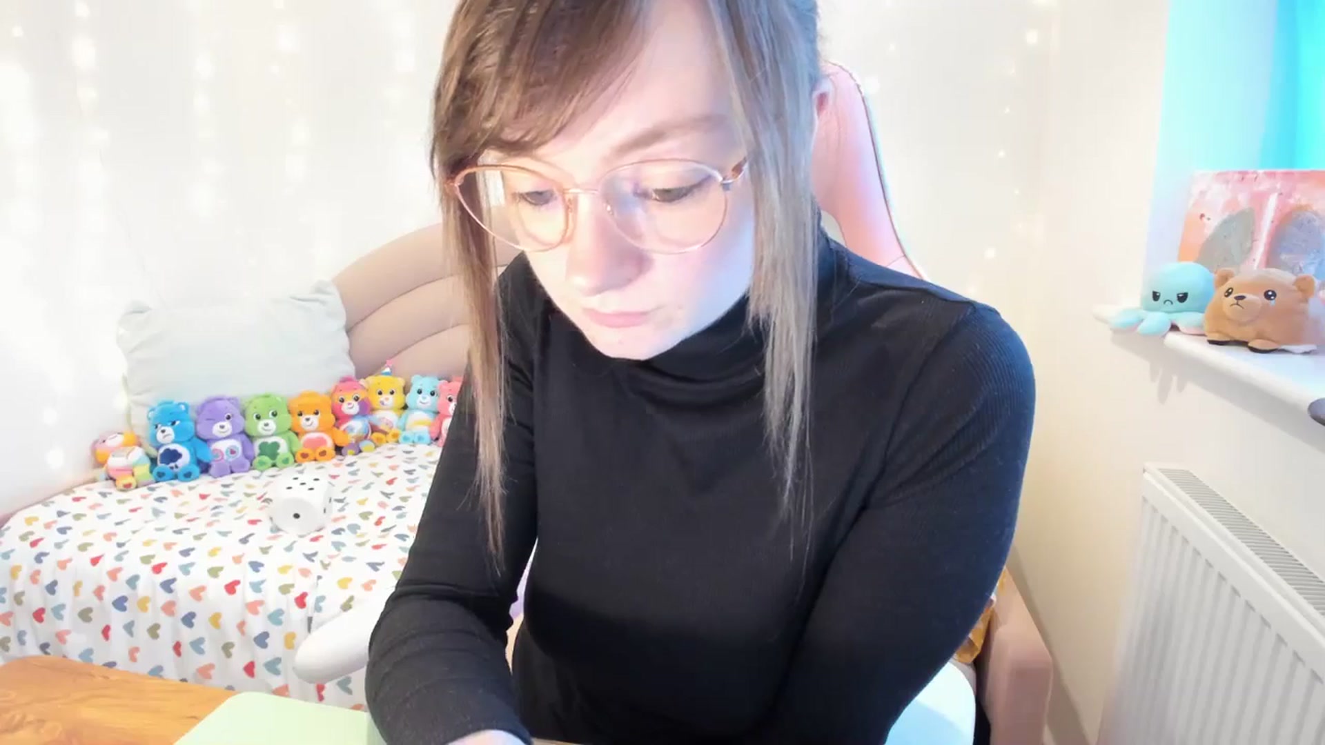Gallery image thumbnail from JessieBear_'s myfreecams stream on, 11/30/2023, 15:49 image 9 of 20