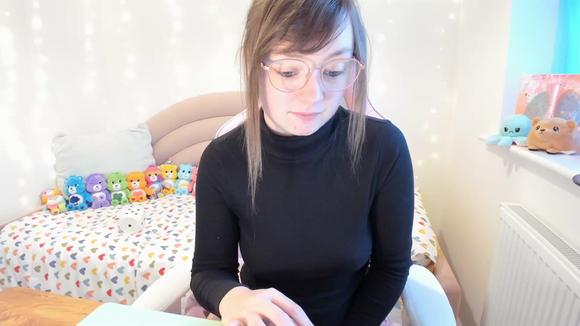 Gallery image thumbnail from JessieBear_'s myfreecams stream on, 11/30/2023, 15:49 image 15 of 20