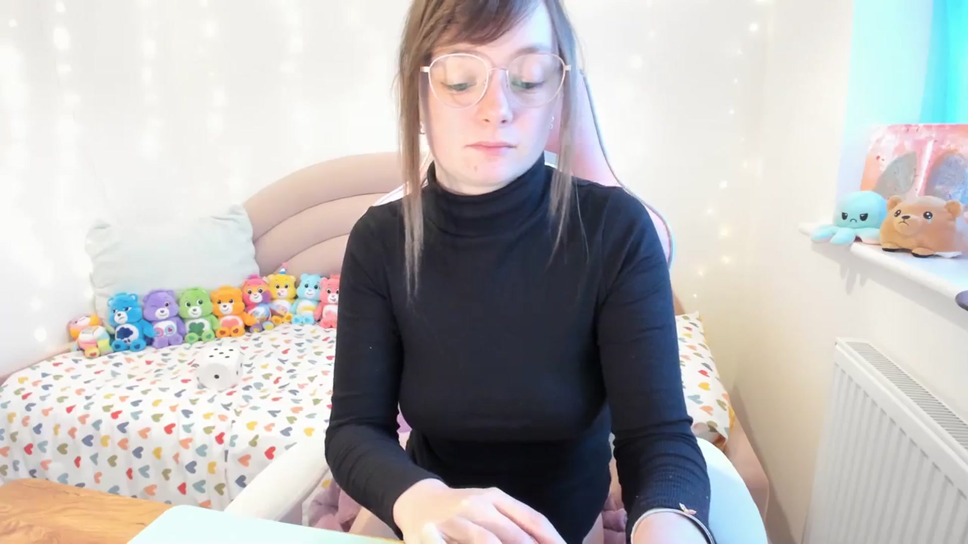 Gallery image thumbnail from JessieBear_'s myfreecams stream on, 11/30/2023, 15:49 image 4 of 20