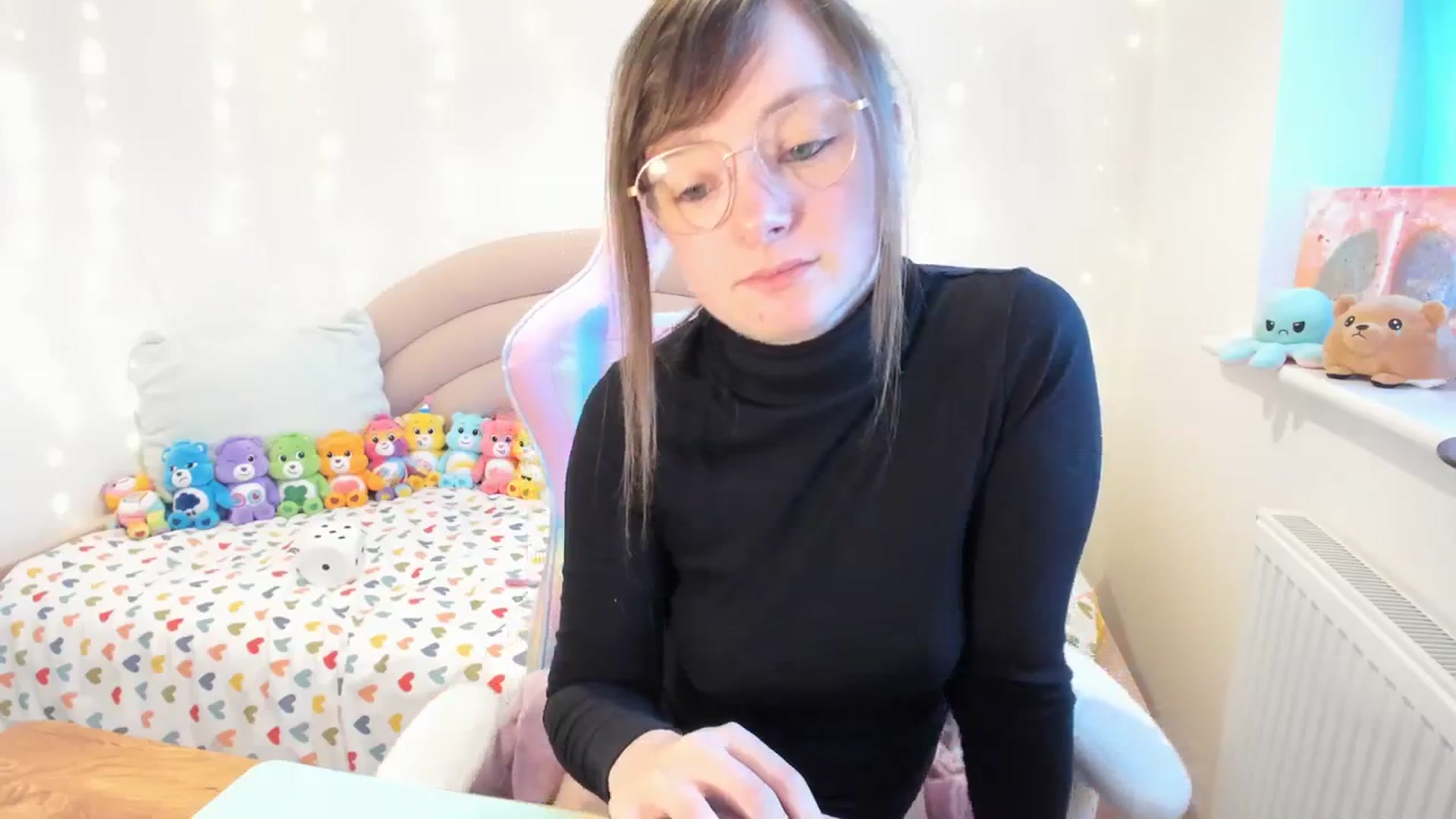 Gallery image thumbnail from JessieBear_'s myfreecams stream on, 11/30/2023, 15:49 image 5 of 20