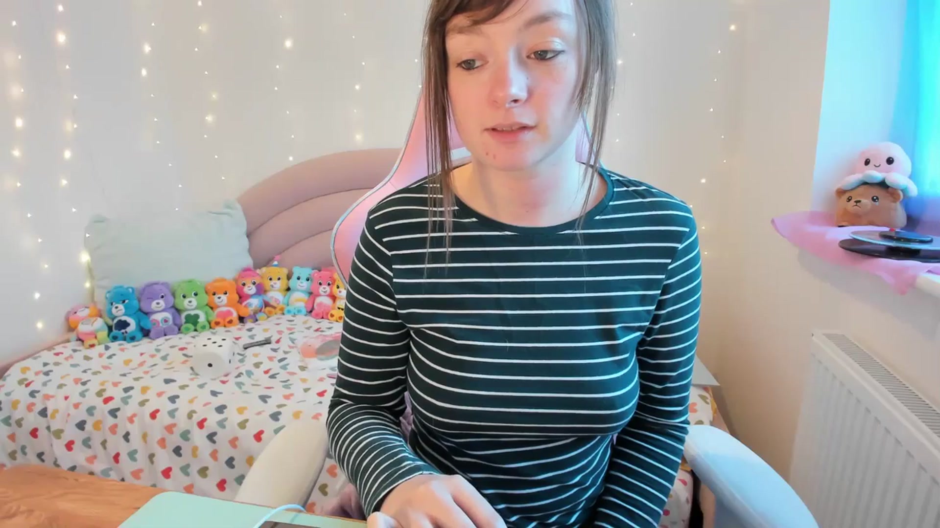 Gallery image thumbnail from JessieBear_'s myfreecams stream on, 12/01/2023, 15:12 image 11 of 20