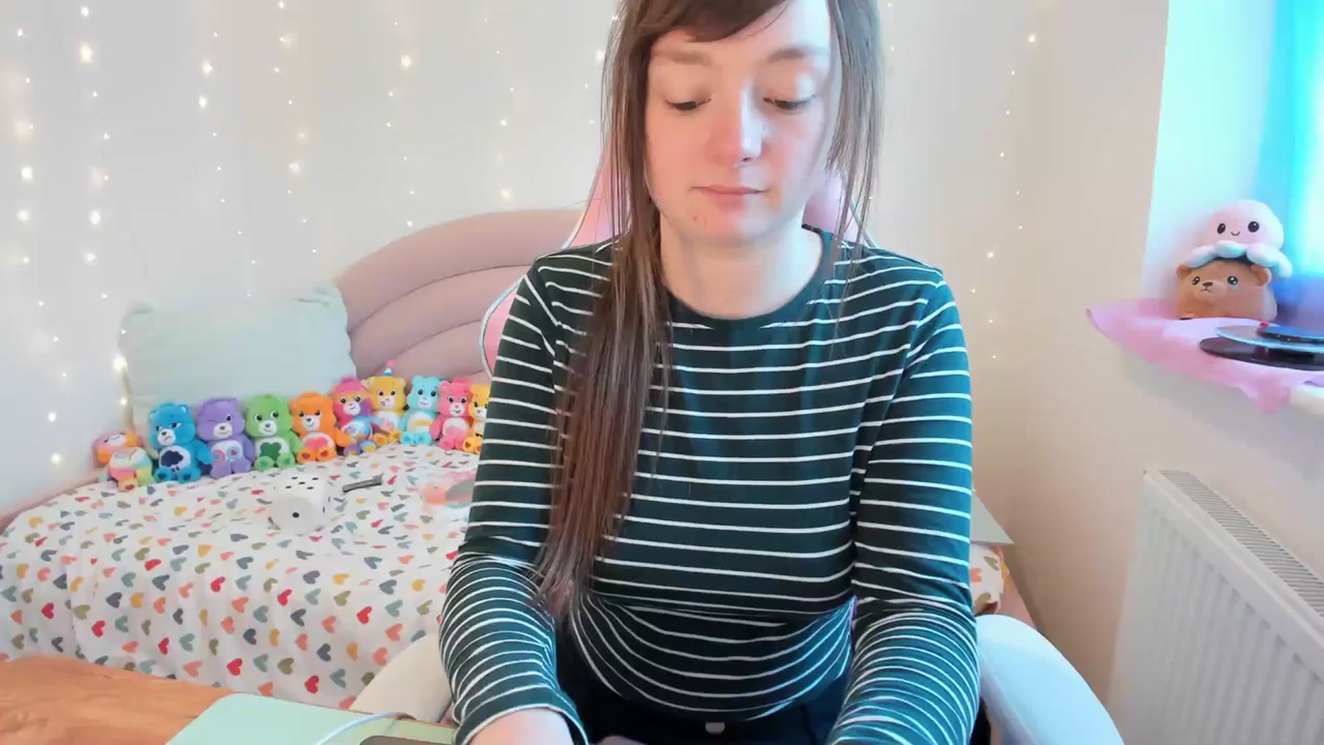Gallery image thumbnail from JessieBear_'s myfreecams stream on, 12/01/2023, 15:12 image 1 of 20