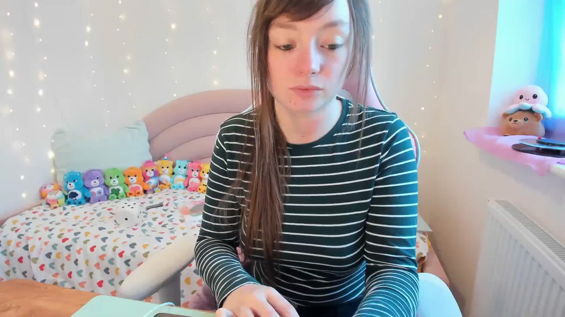 Gallery image thumbnail from JessieBear_'s myfreecams stream on, 12/01/2023, 15:12 image 4 of 20