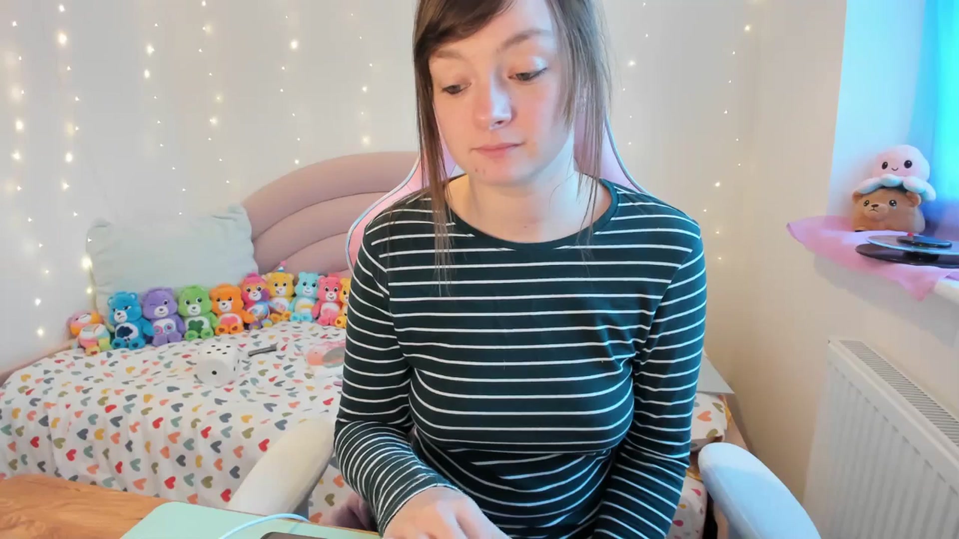 Gallery image thumbnail from JessieBear_'s myfreecams stream on, 12/01/2023, 15:12 image 18 of 20