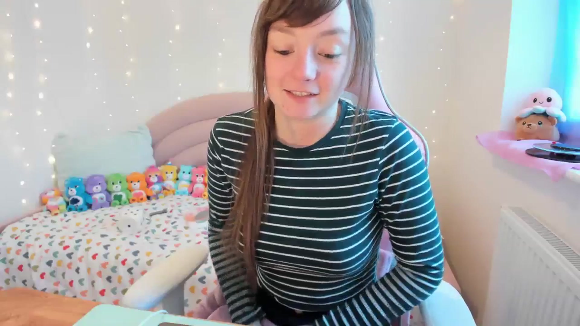 Gallery image thumbnail from JessieBear_'s myfreecams stream on, 12/01/2023, 15:12 image 3 of 20