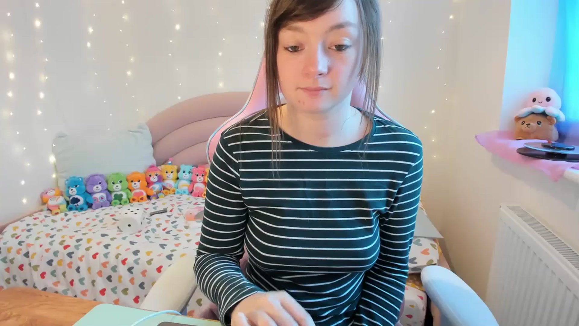 Gallery image thumbnail from JessieBear_'s myfreecams stream on, 12/01/2023, 15:12 image 19 of 20