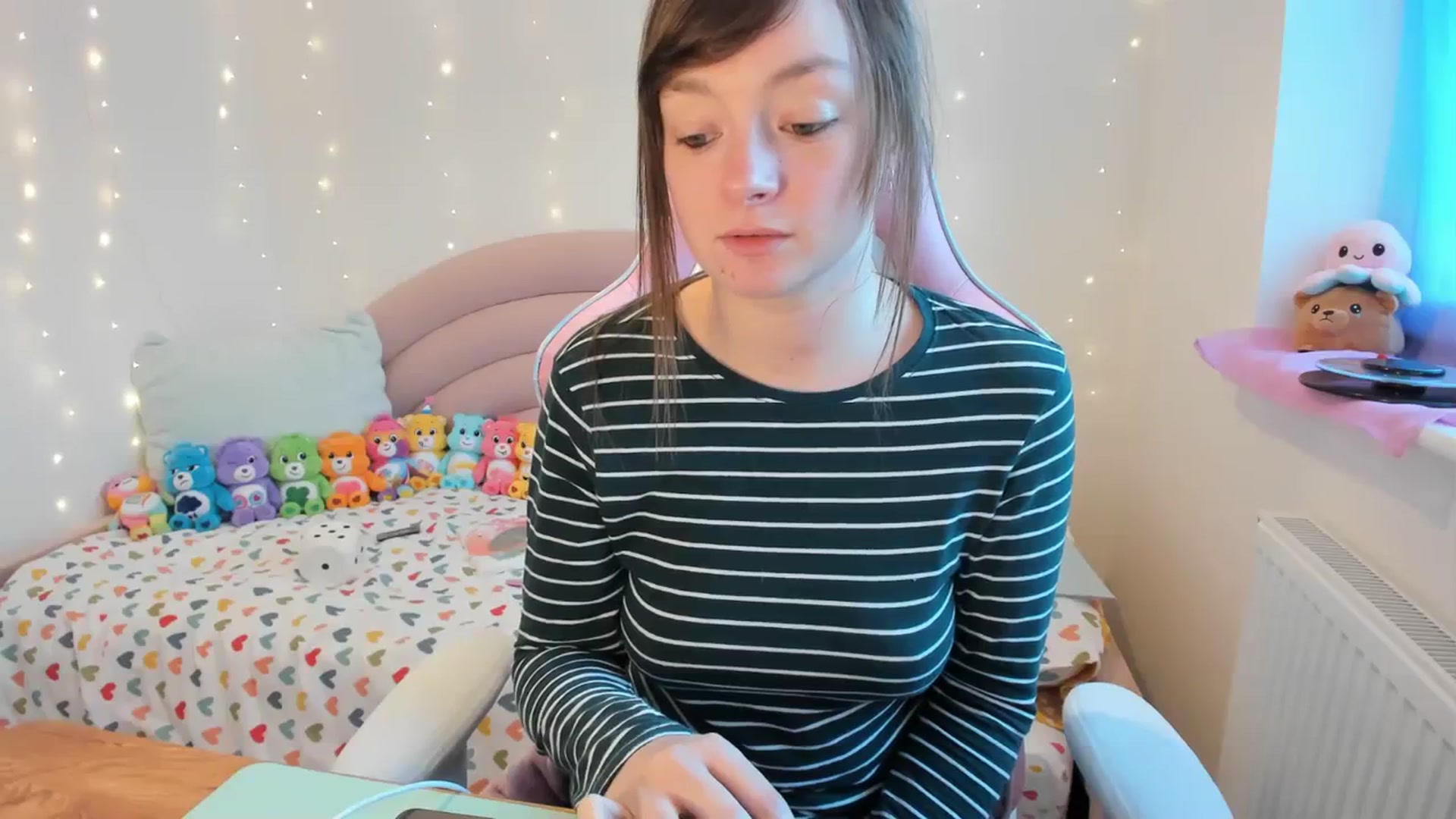 Gallery image thumbnail from JessieBear_'s myfreecams stream on, 12/01/2023, 15:12 image 17 of 20