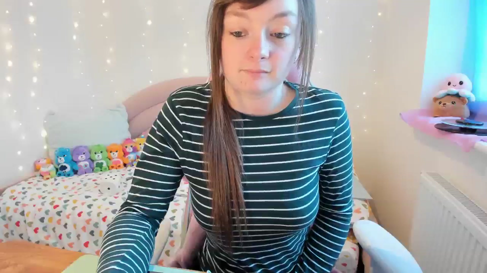 Gallery image thumbnail from JessieBear_'s myfreecams stream on, 12/01/2023, 15:12 image 15 of 20