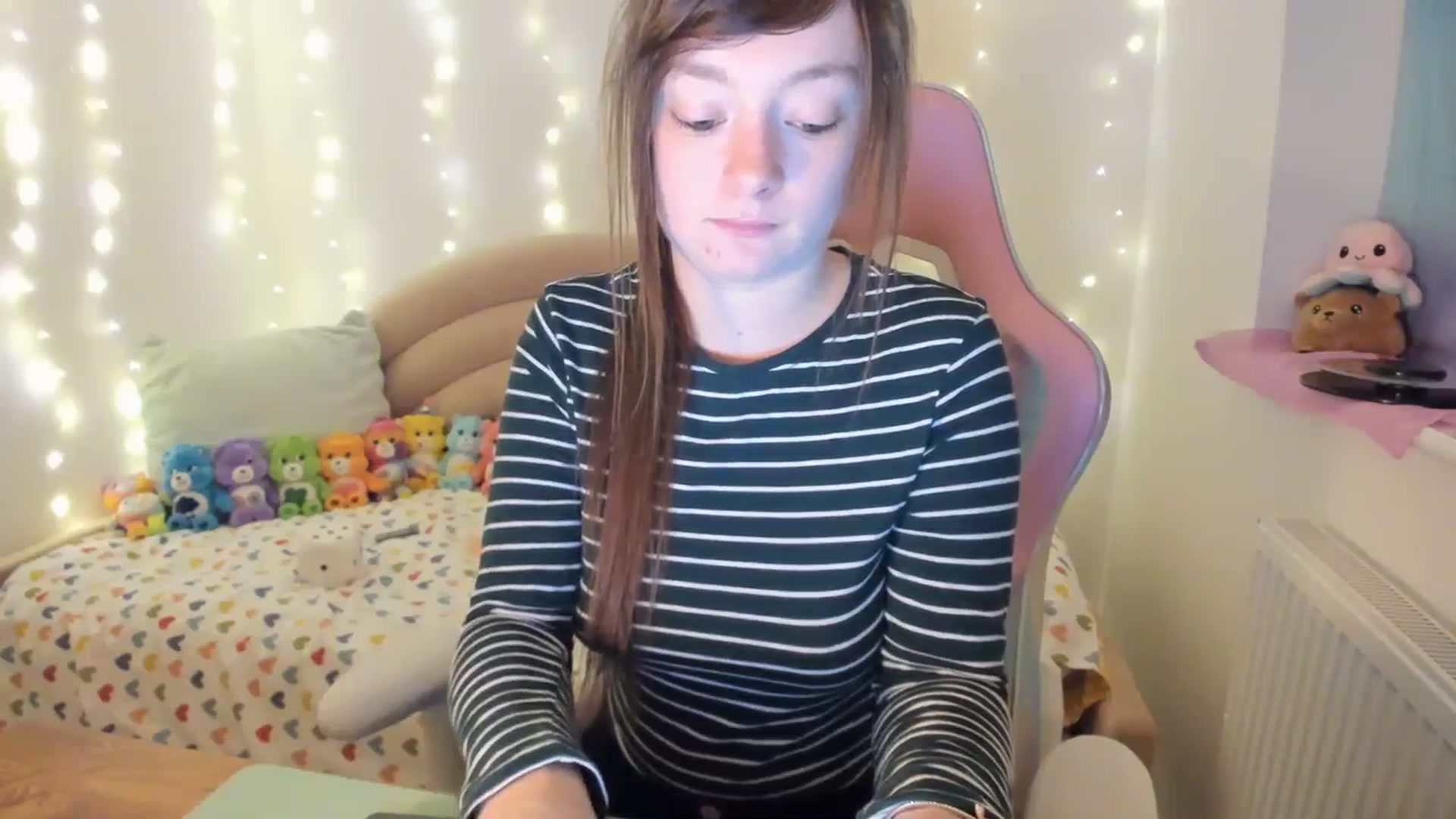 Gallery image thumbnail from JessieBear_'s myfreecams stream on, 12/01/2023, 17:03 image 15 of 20