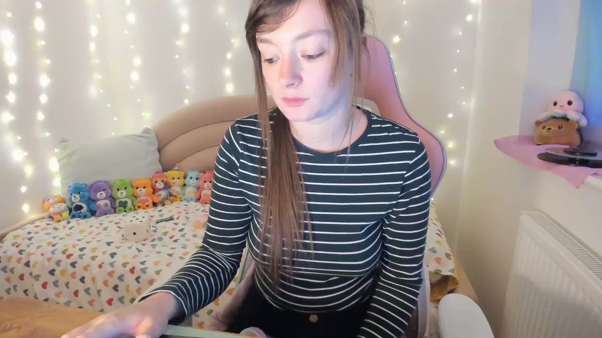 Gallery image thumbnail from JessieBear_'s myfreecams stream on, 12/01/2023, 17:03 image 3 of 20