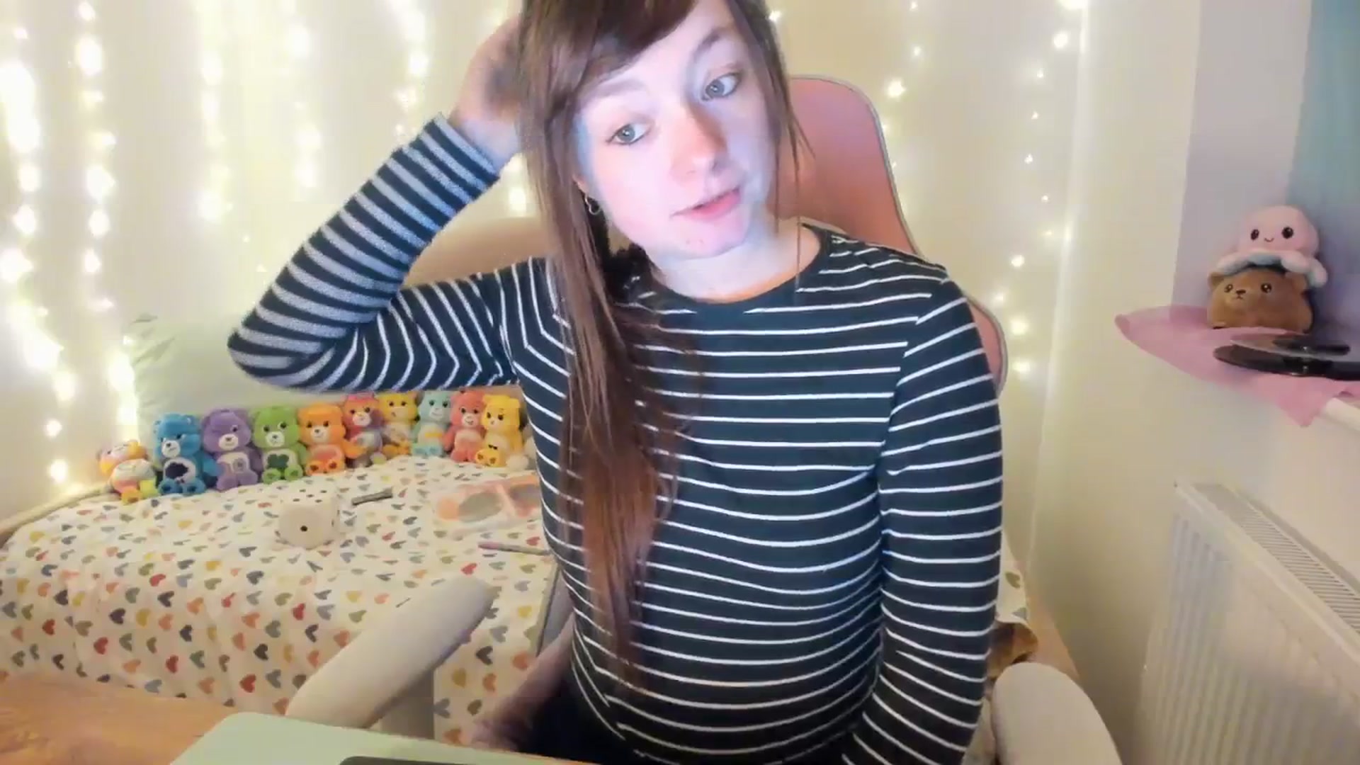 Gallery image thumbnail from JessieBear_'s myfreecams stream on, 12/01/2023, 17:03 image 18 of 20