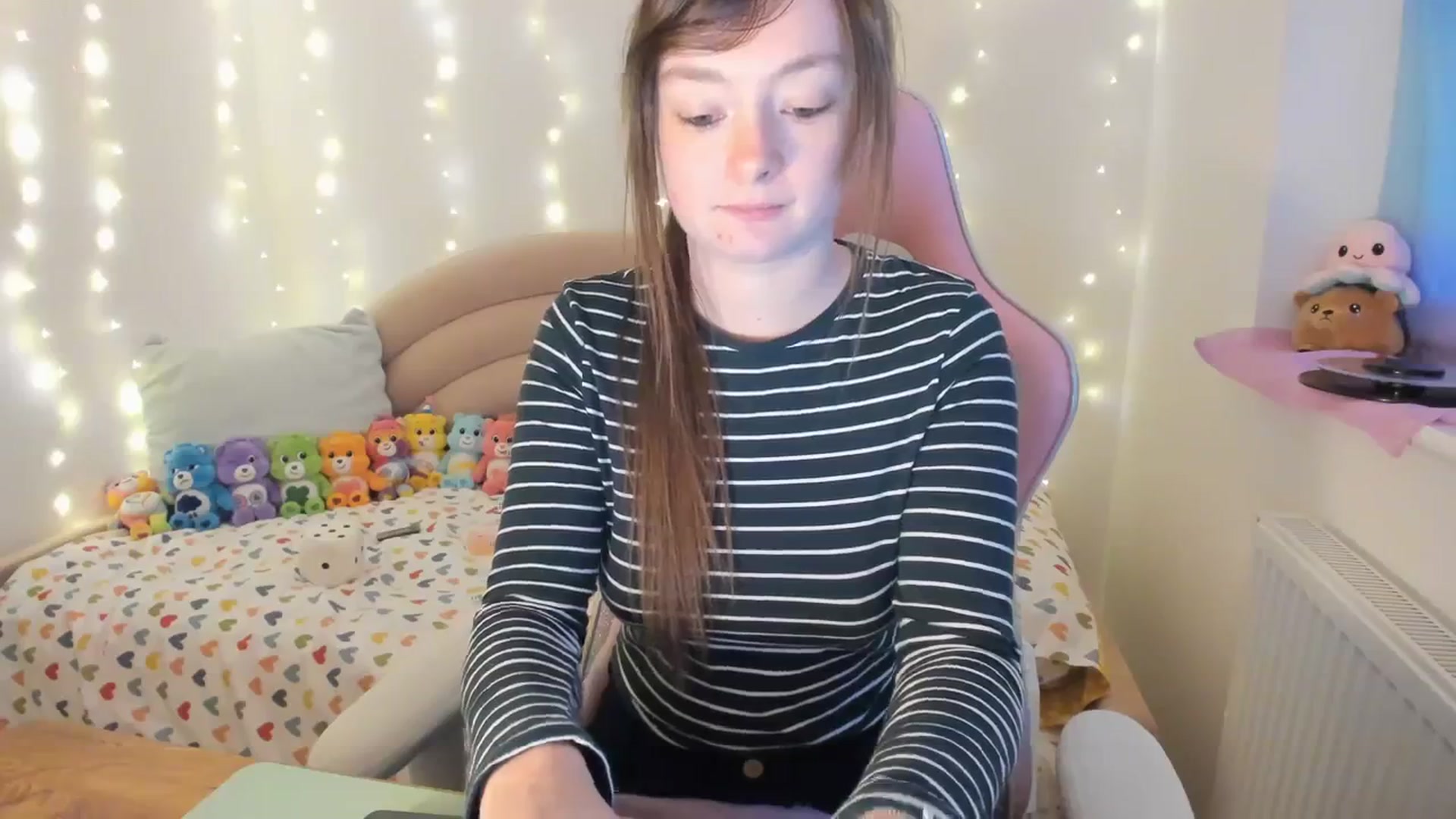 Gallery image thumbnail from JessieBear_'s myfreecams stream on, 12/01/2023, 17:03 image 2 of 20