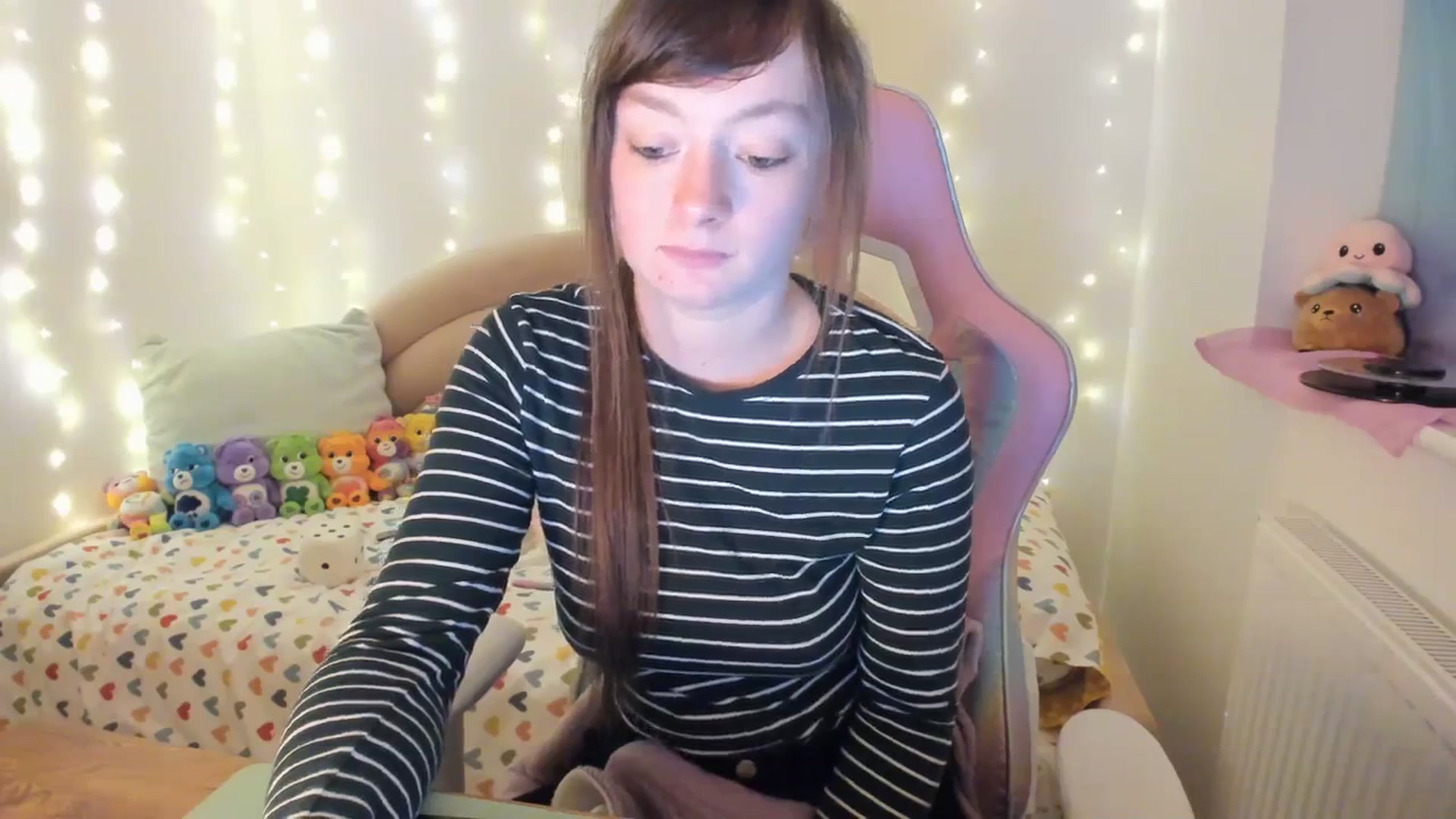 Gallery image thumbnail from JessieBear_'s myfreecams stream on, 12/01/2023, 17:03 image 10 of 20