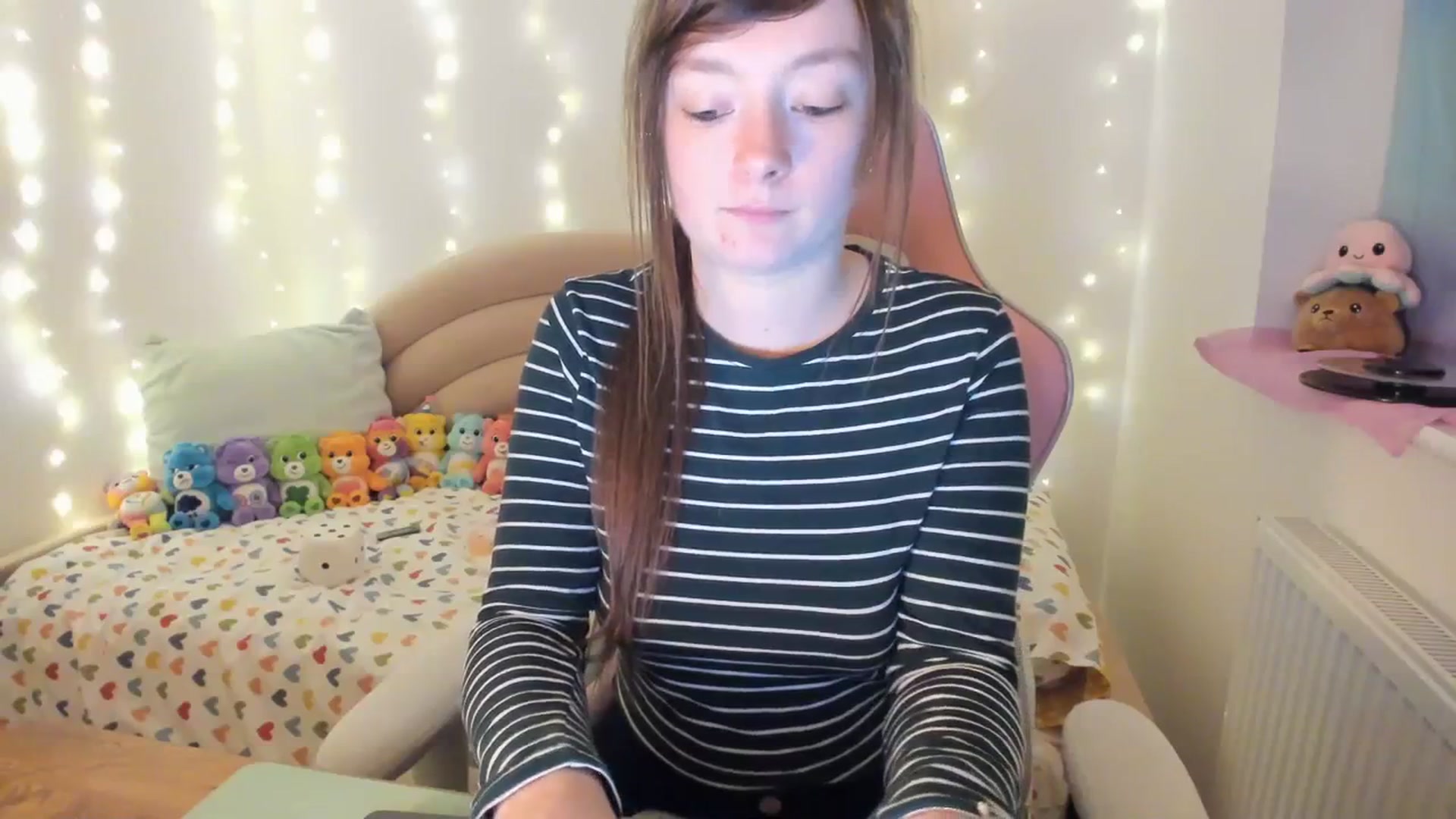 Gallery image thumbnail from JessieBear_'s myfreecams stream on, 12/01/2023, 17:03 image 14 of 20